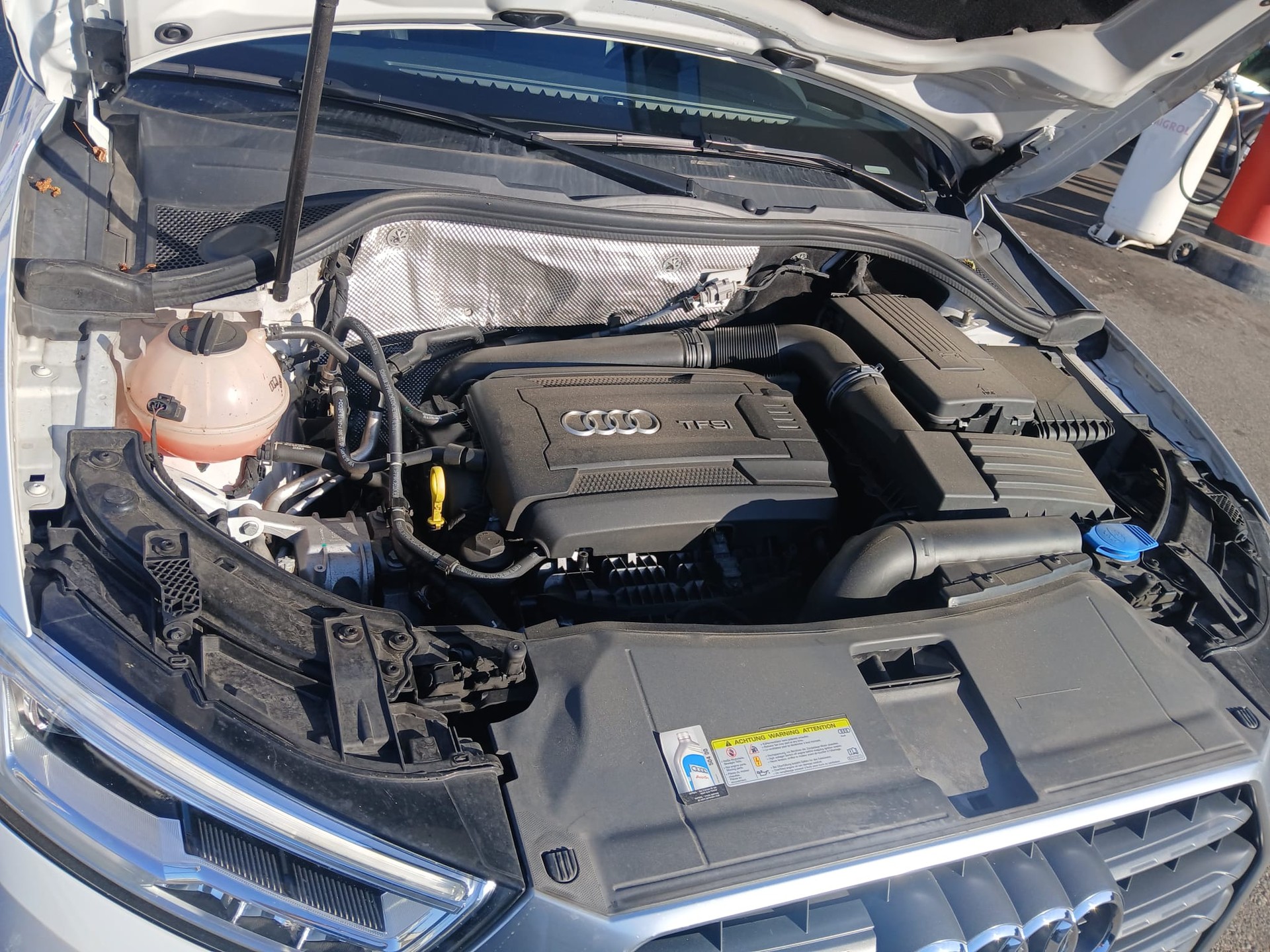 AUDI Q3 2.0 TFSI quattro S-tronic-image-9