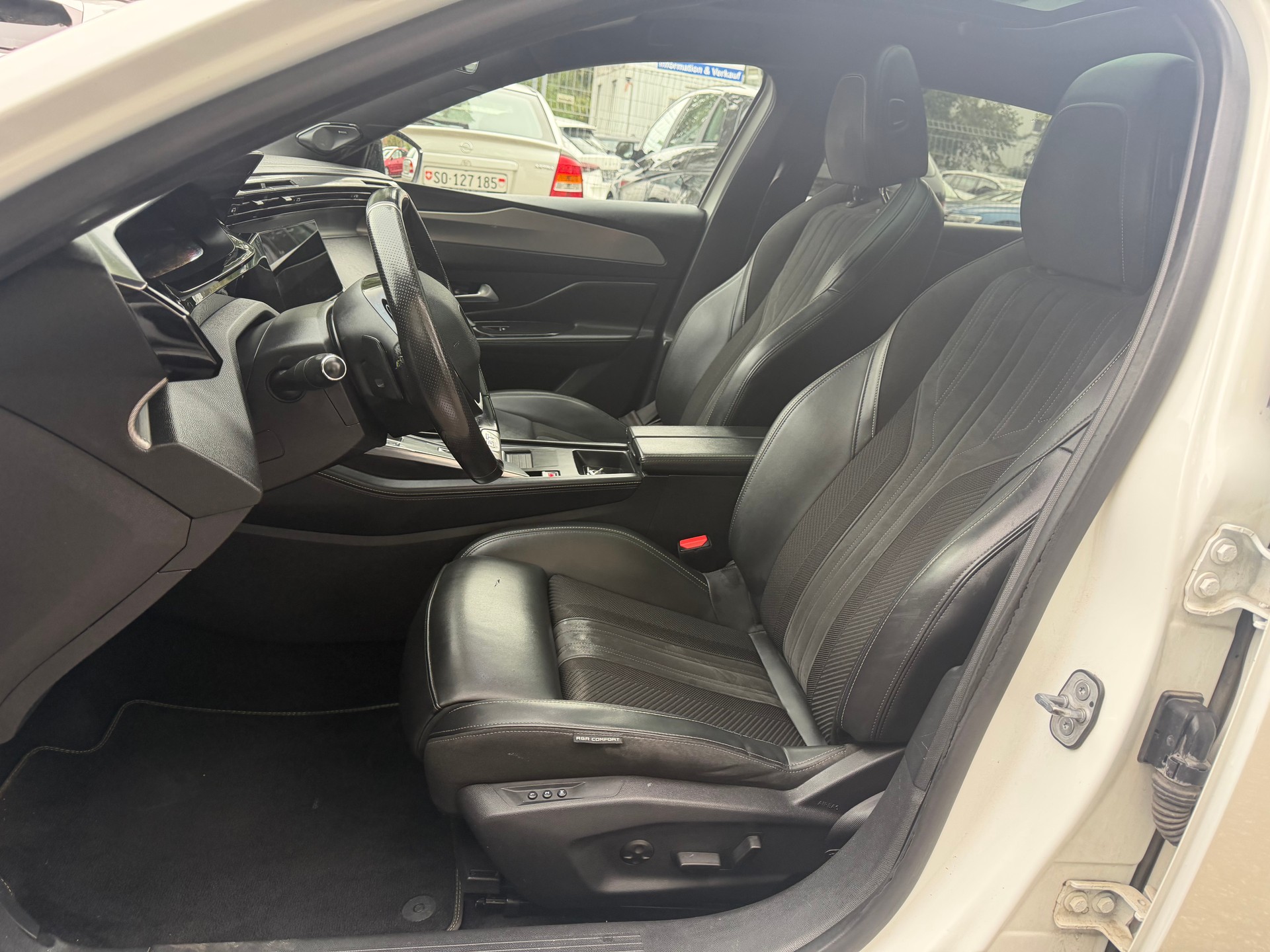 PEUGEOT 308 1.5 BlueHDI GT EAT8 ** G. Navi * LED * Klima-auto * MF-Lenkrad - Tempomat * PDC V&H * Ab MFK-image-2