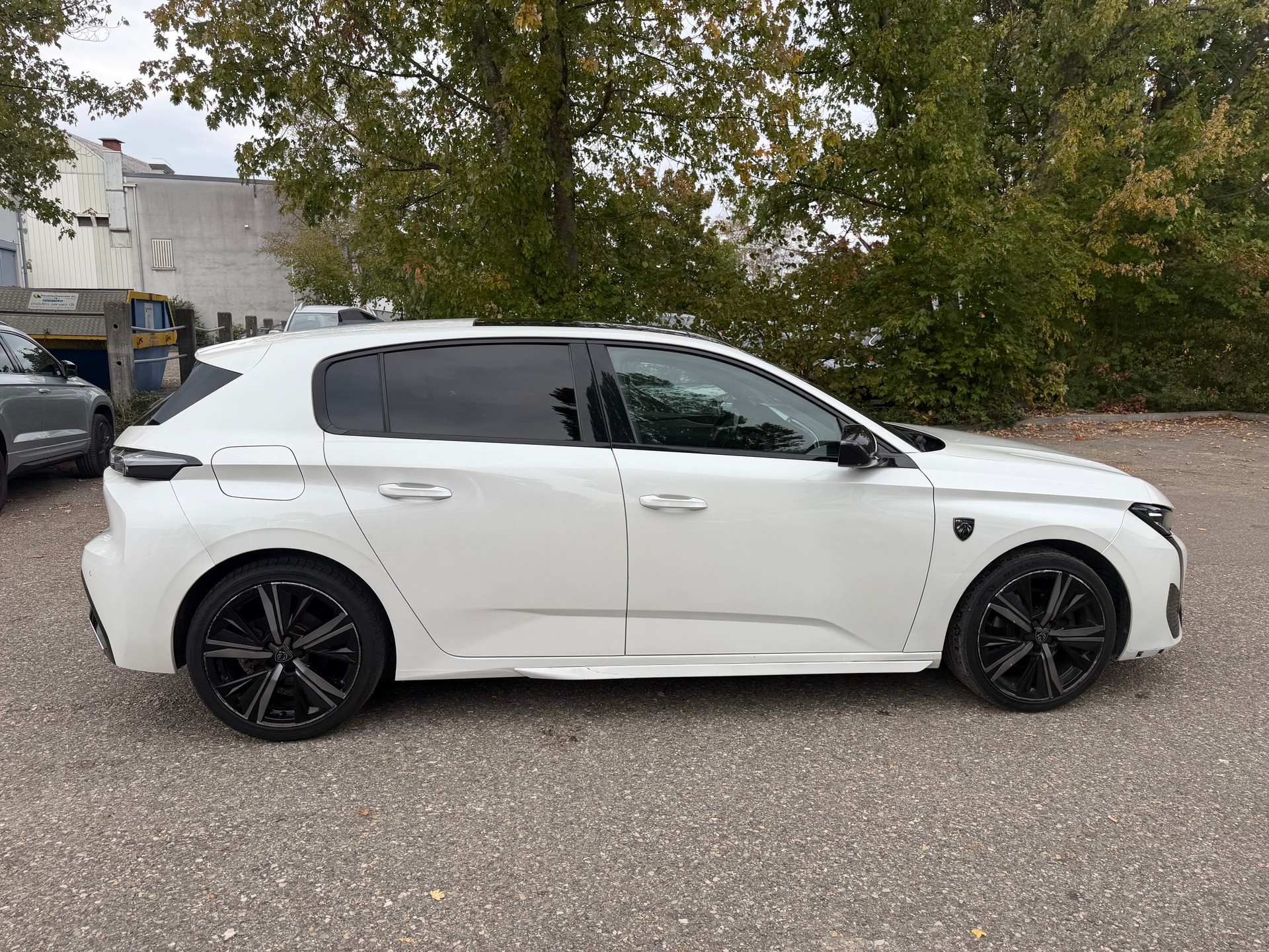 PEUGEOT 308 1.5 BlueHDI GT EAT8 ** G. Navi * LED * Klima-auto * MF-Lenkrad - Tempomat * PDC V&H * Ab MFK-image-11