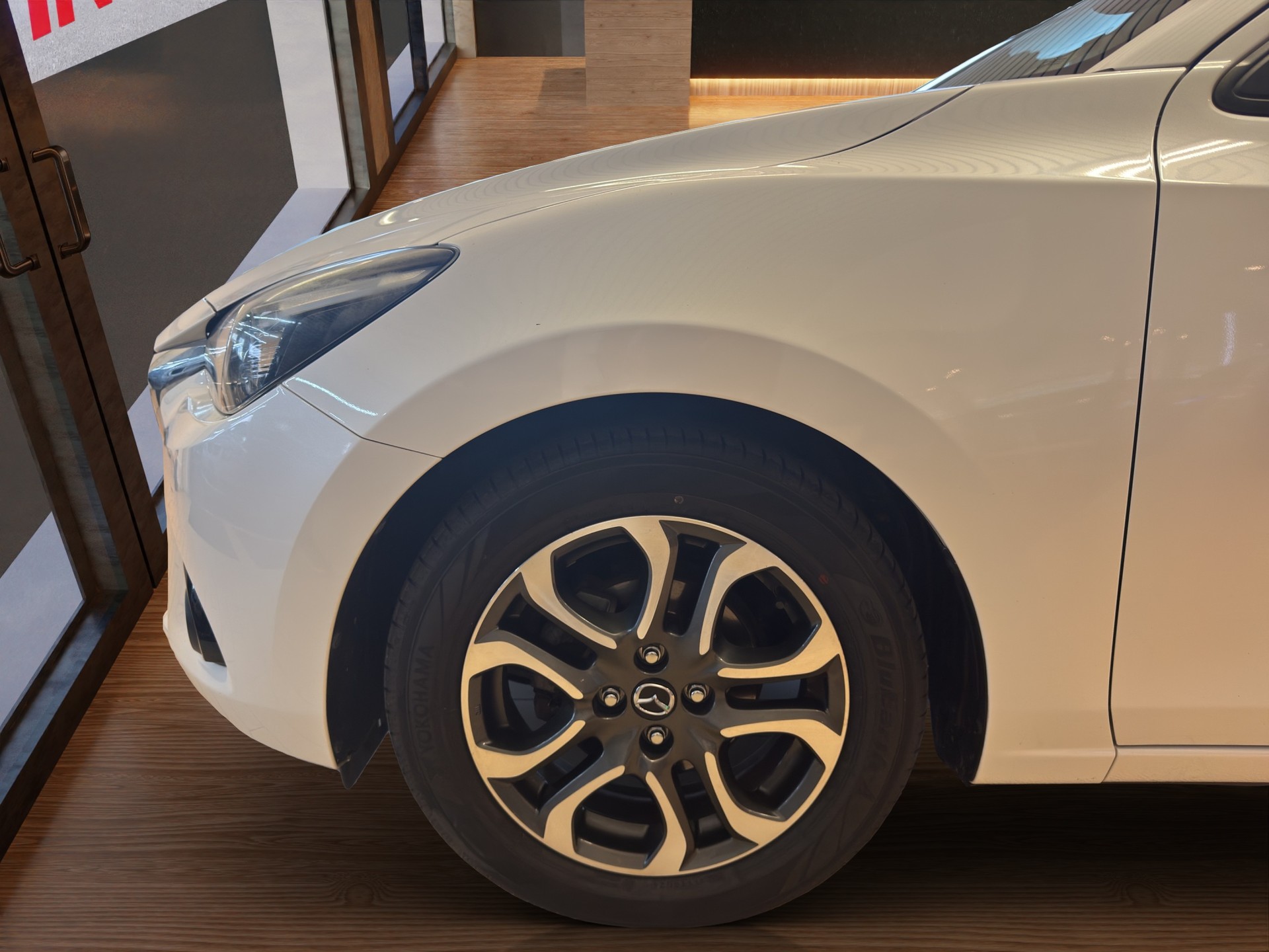 MAZDA 2 1.5i 16V Skyactiv-G Revolution Drive-image-12