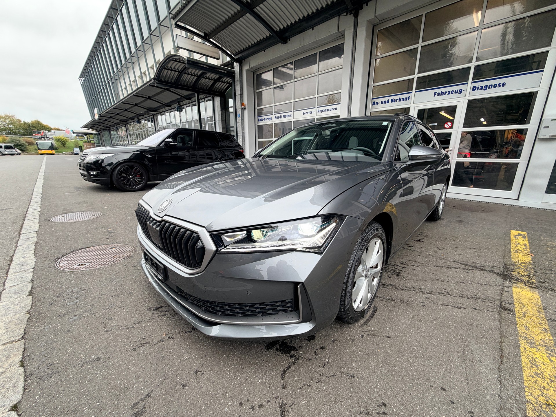 SKODA Superb Combi 2.0 TDi Selection 4x4 DSG. AHK 2.2 To. CH-Fahrzeug Modell 2026-image-4