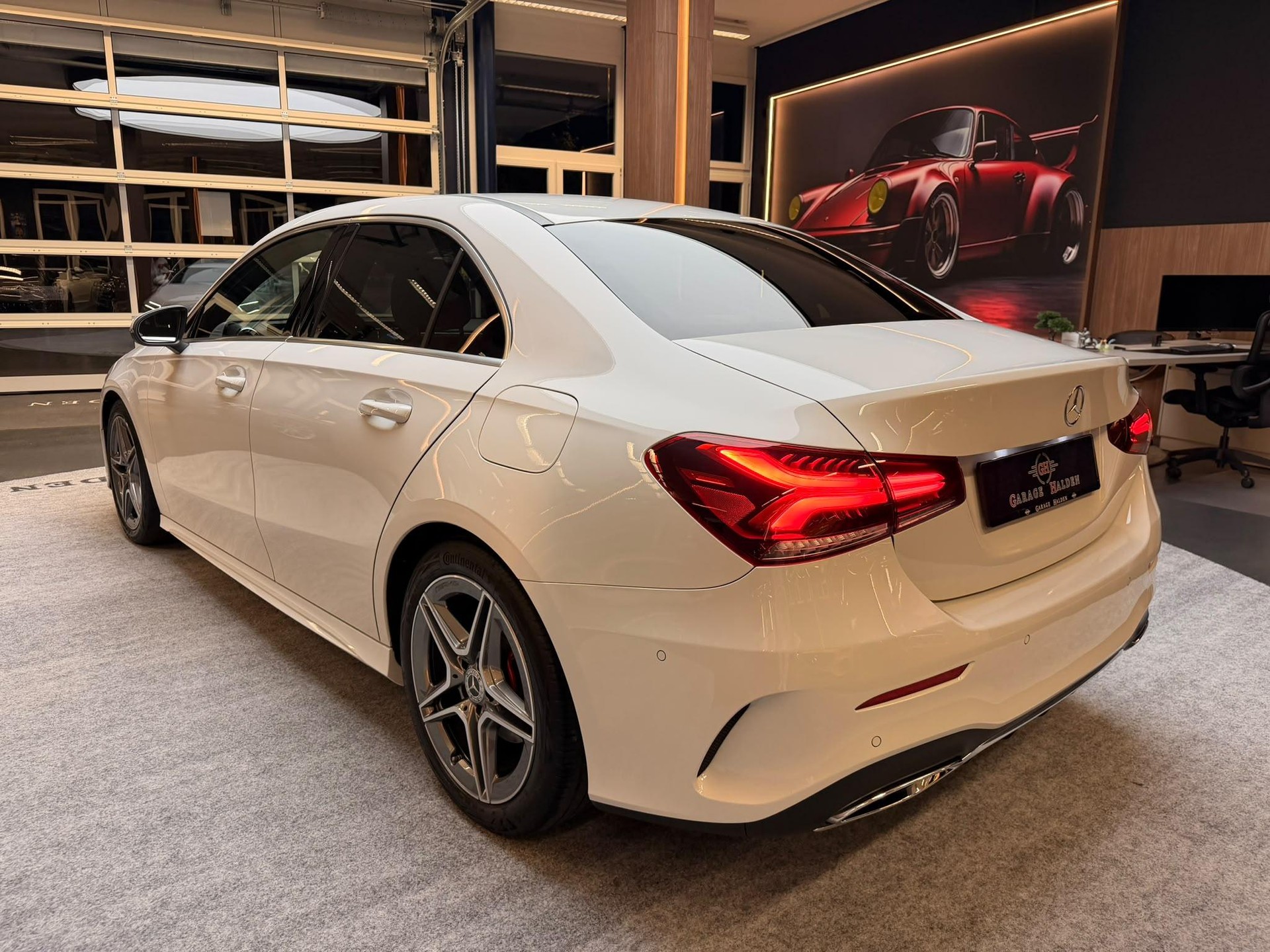MERCEDES-BENZ A-Klasse V177 Limousine A 200 AMG Line-image-5