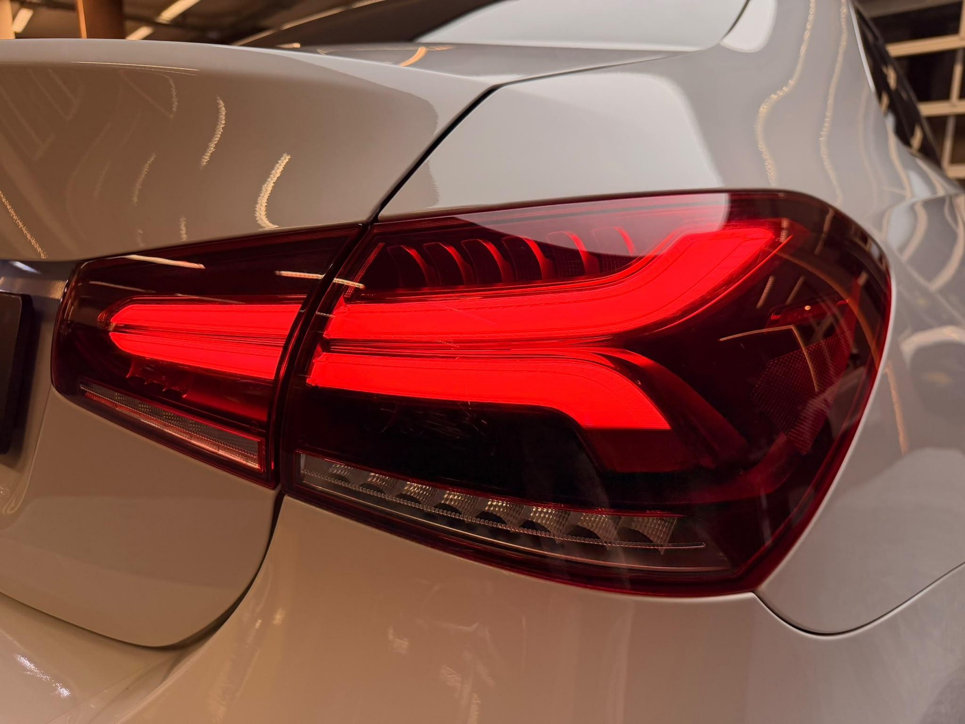 MERCEDES-BENZ A-Klasse V177 Limousine A 200 AMG Line-image-9
