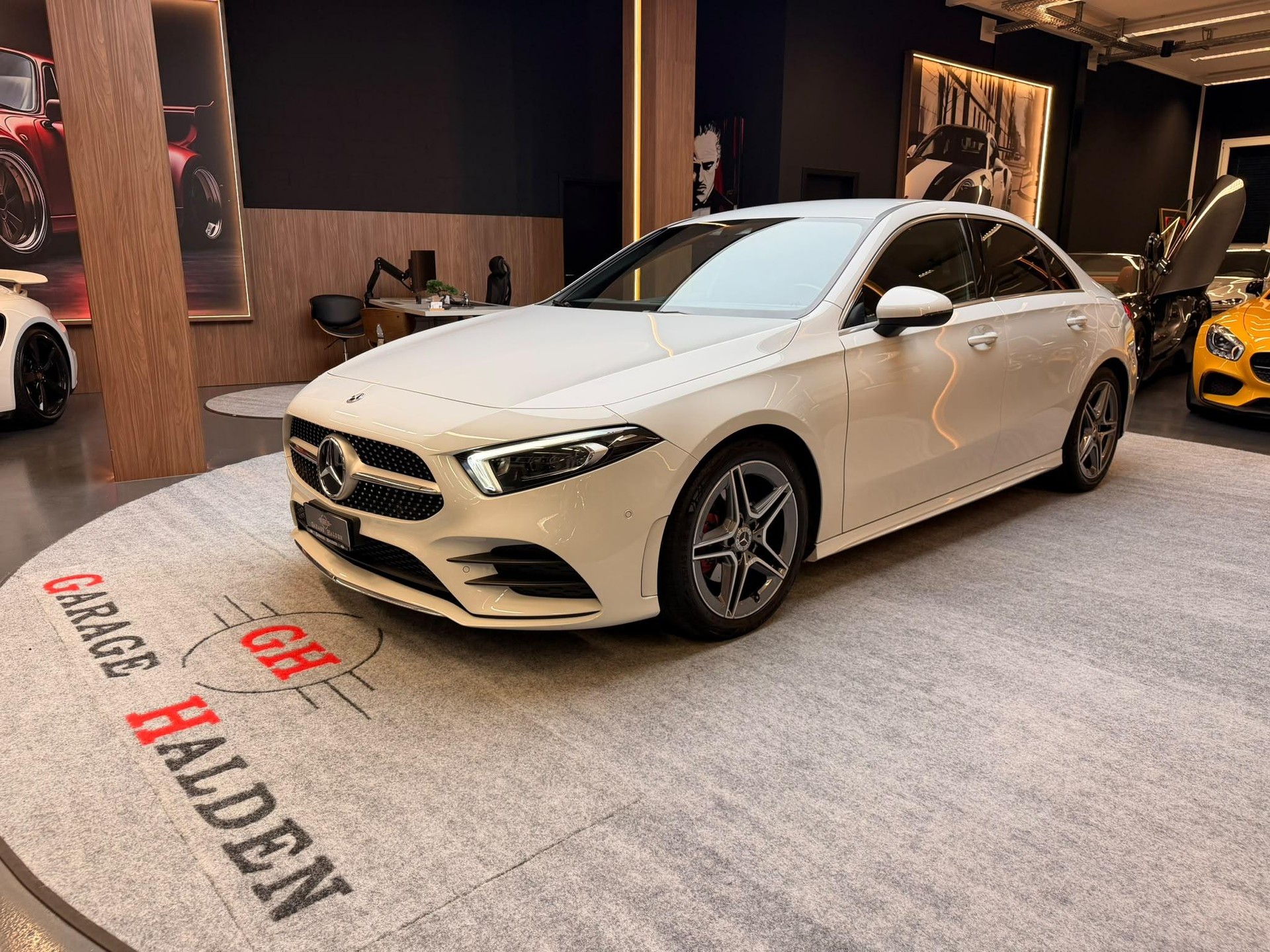 MERCEDES-BENZ A-Klasse V177 Limousine A 200 AMG Line-image-3
