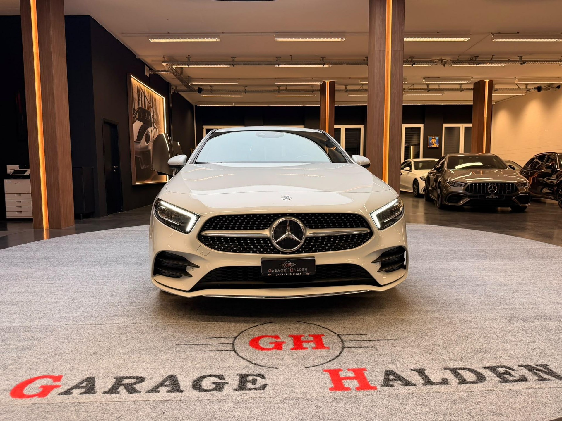 MERCEDES-BENZ A-Klasse V177 Limousine A 200 AMG Line-image-1