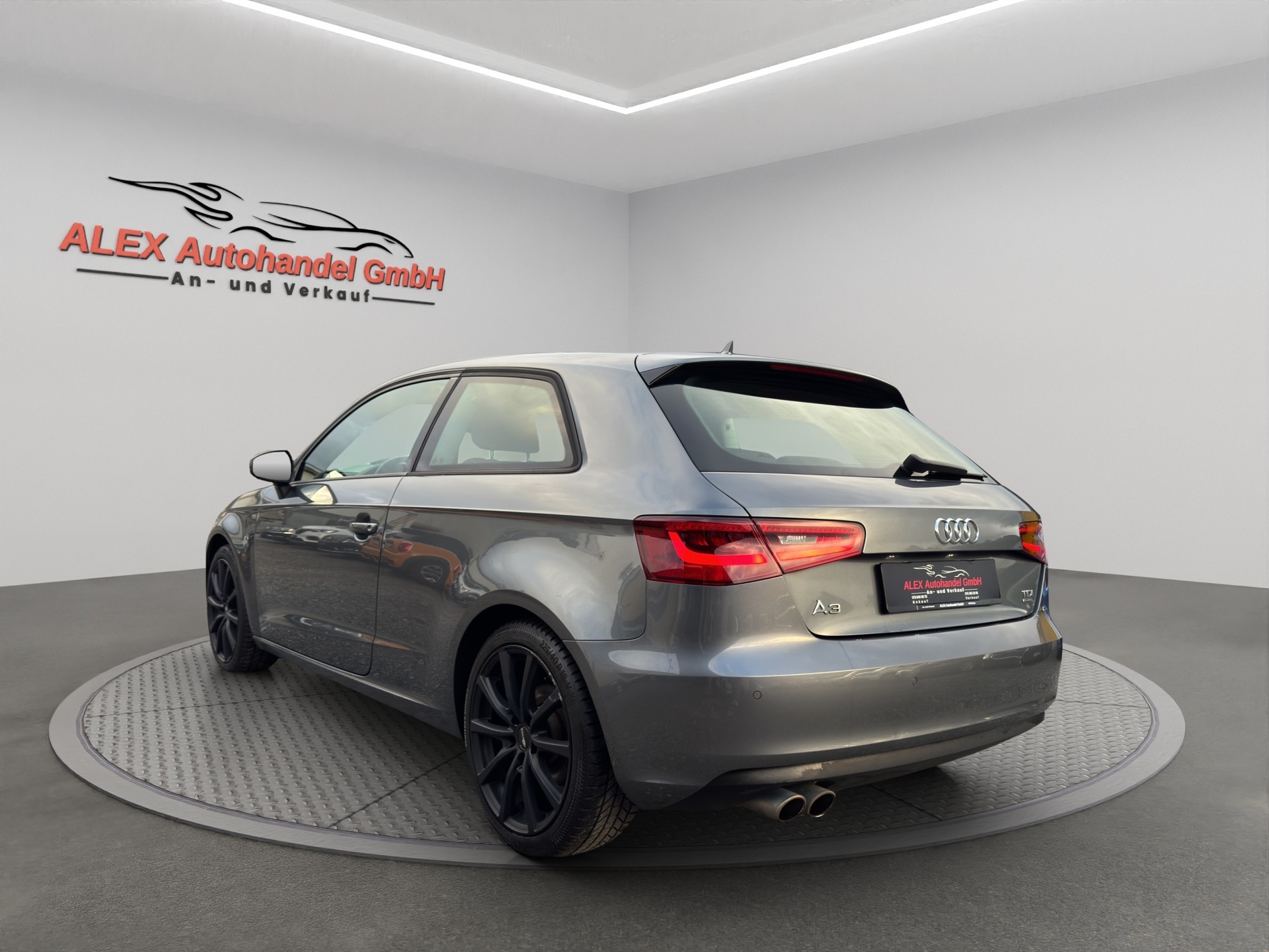 AUDI A3 2.0 TDI Ambiente quattro S-tronic-image-3