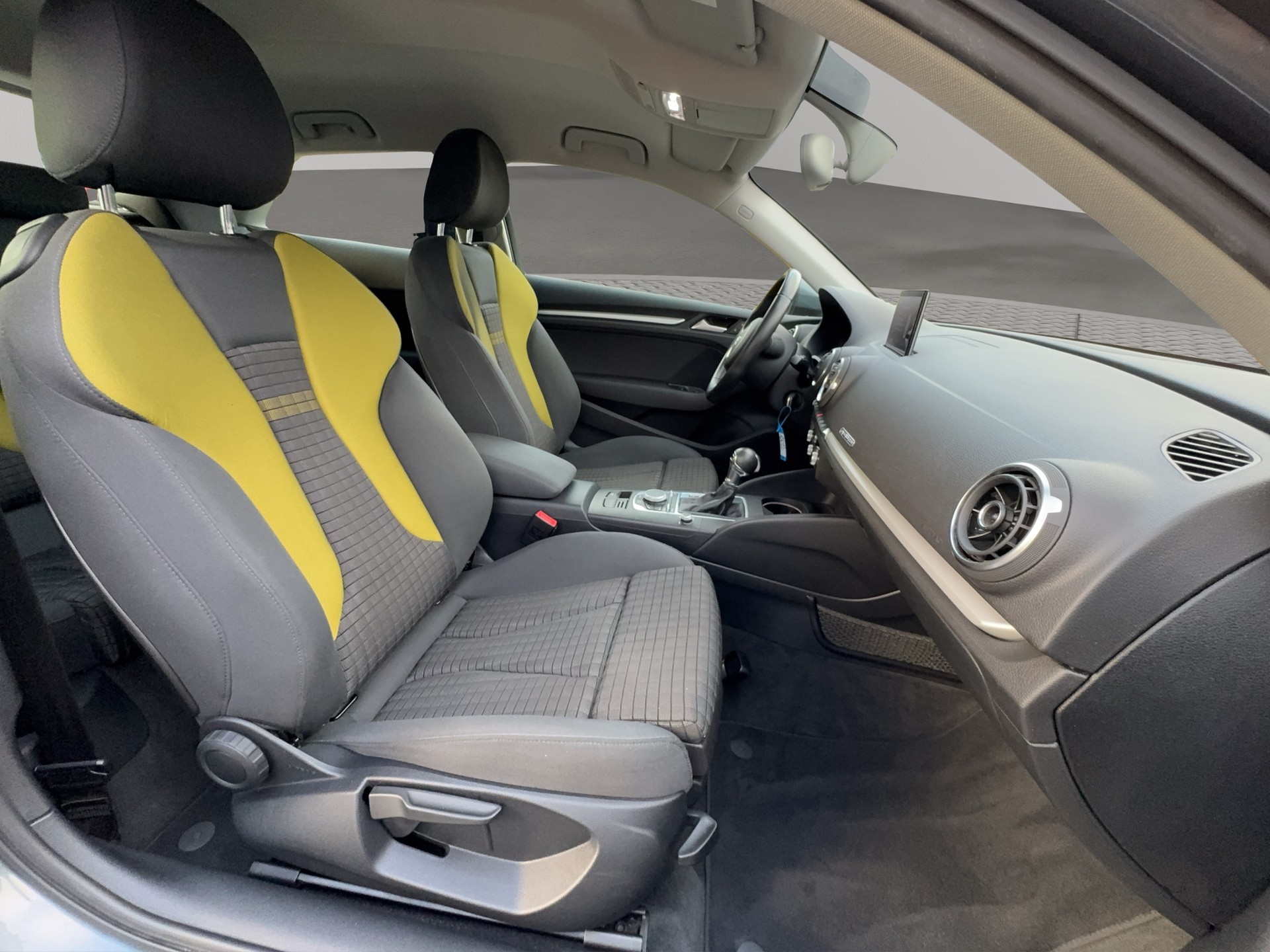 AUDI A3 2.0 TDI Ambiente quattro S-tronic-image-11