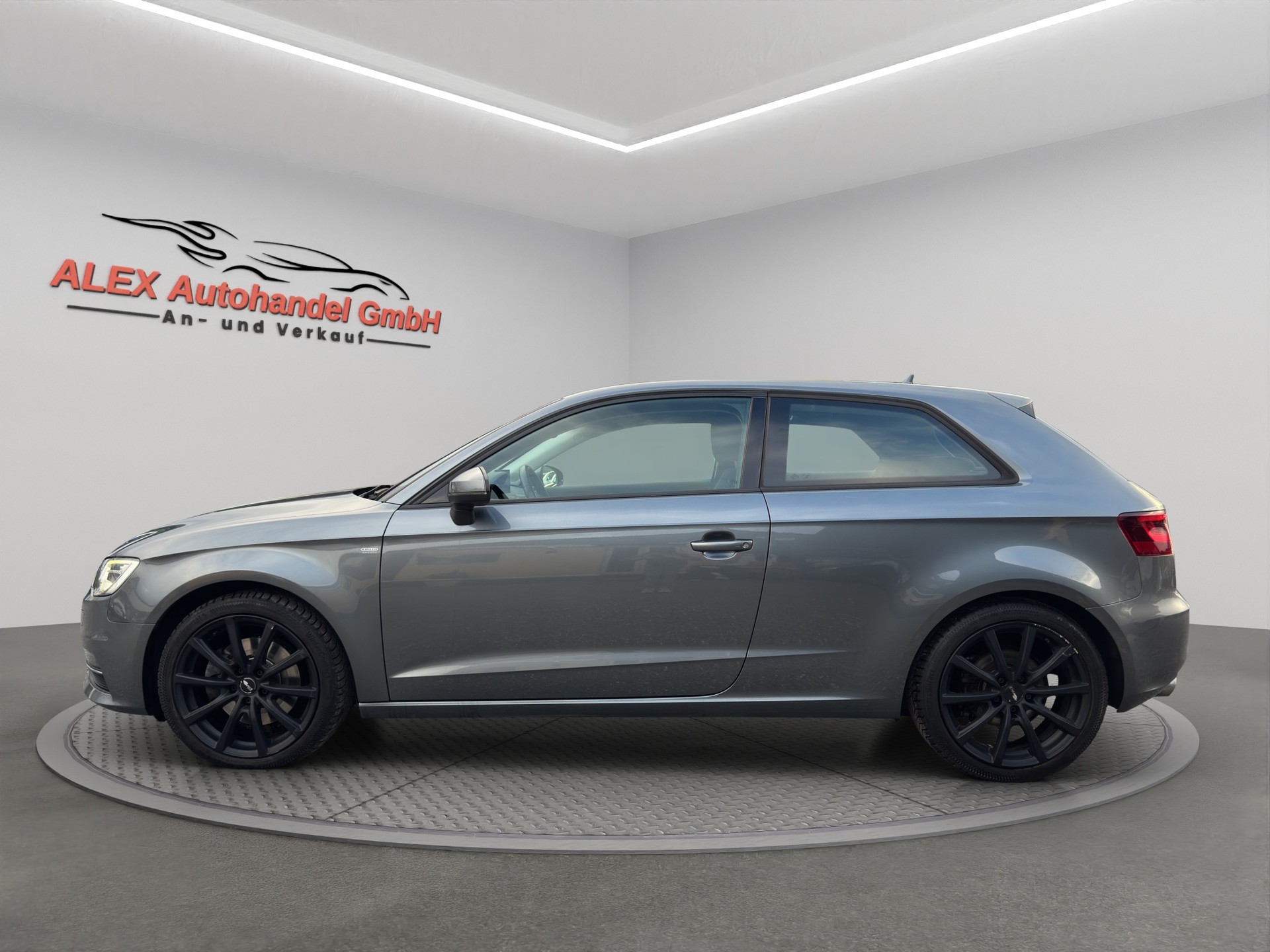 AUDI A3 2.0 TDI Ambiente quattro S-tronic-image-2