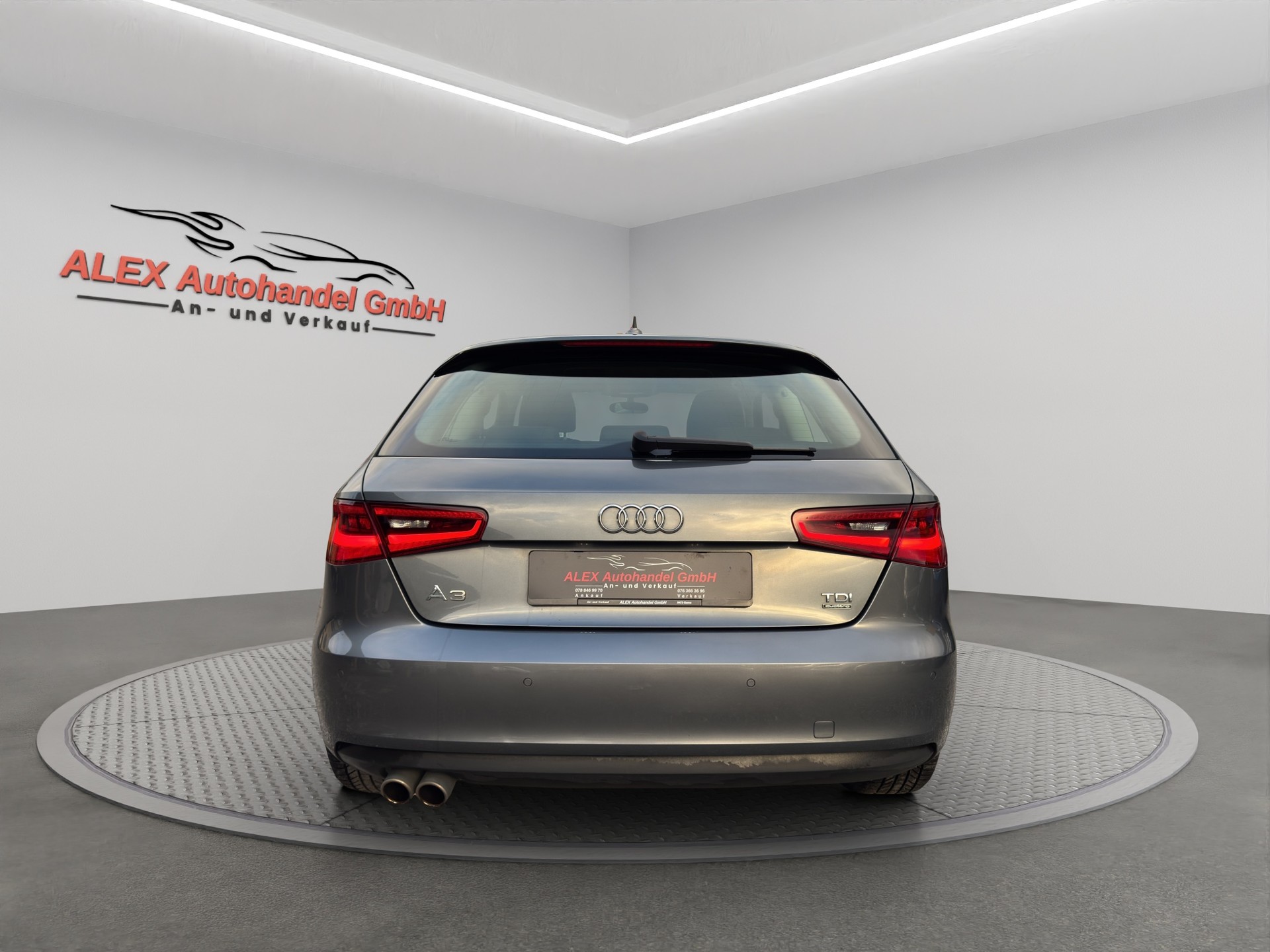 AUDI A3 2.0 TDI Ambiente quattro S-tronic-image-4