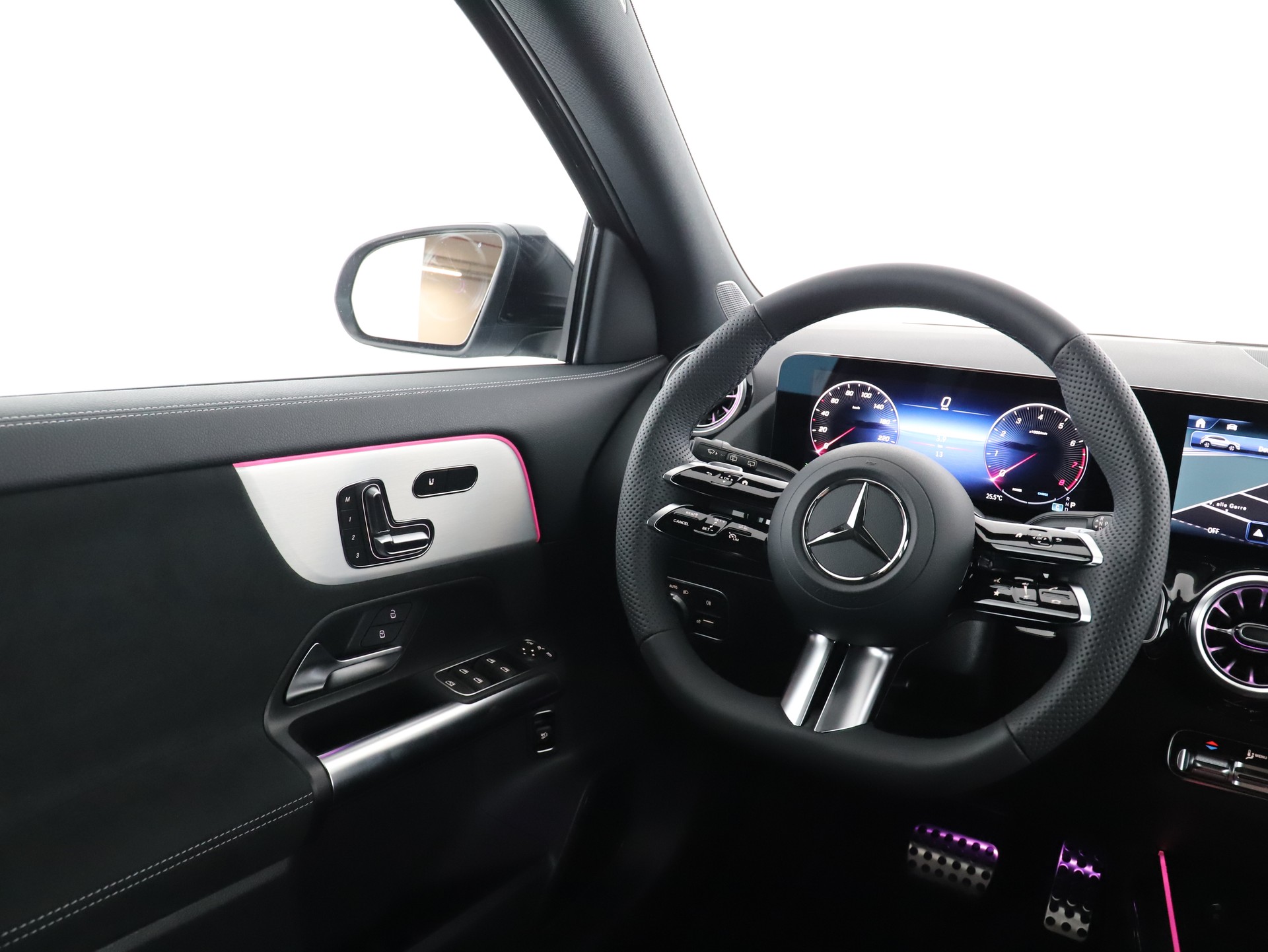 MERCEDES-BENZ GLA 200 Night Star 7G-D-image-12