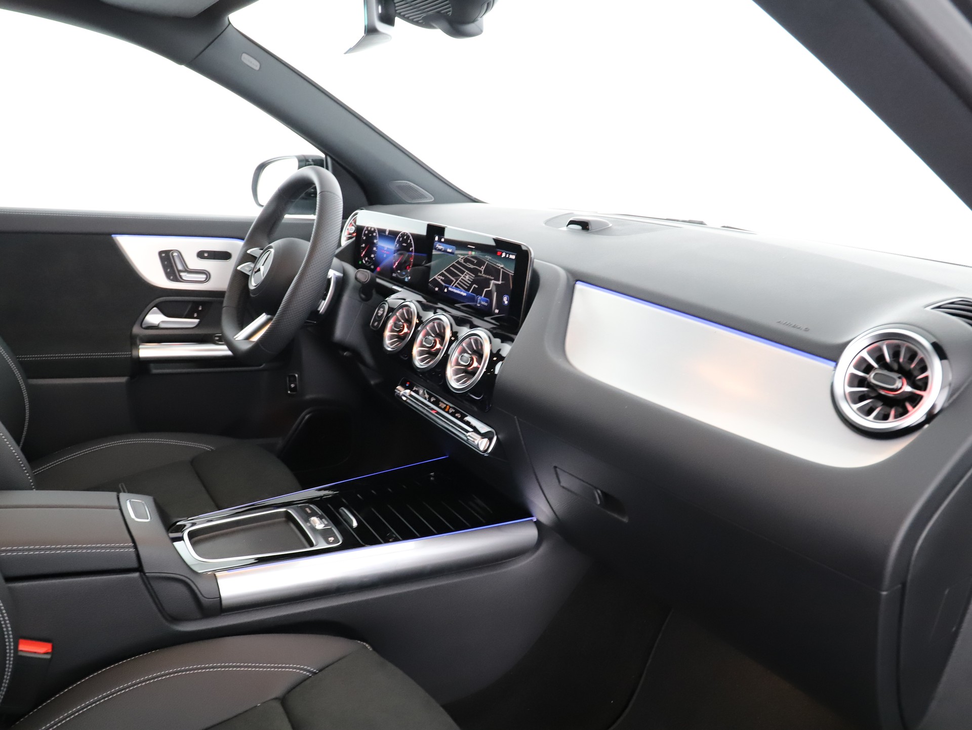 MERCEDES-BENZ GLA 200 Night Star 7G-D-image-10