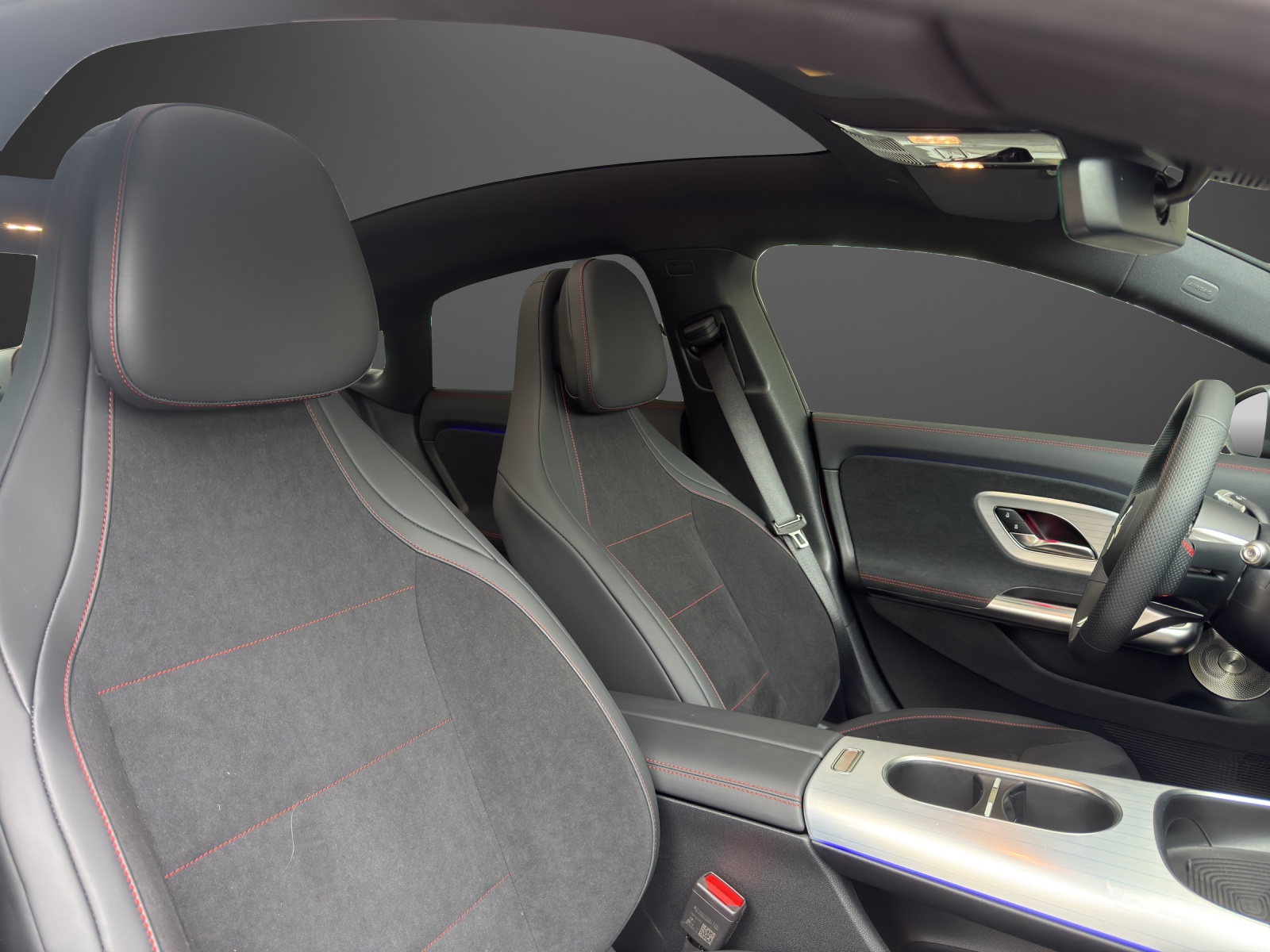 MERCEDES-BENZ CLA 350 4 Matic 85 kWh EQ-image-11