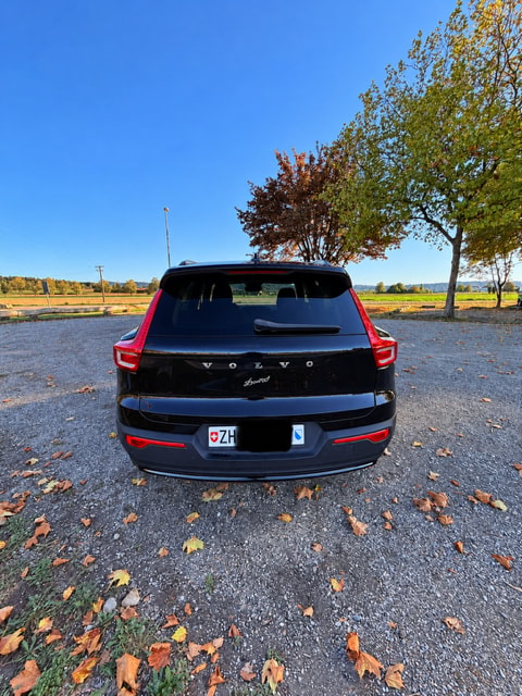 VOLVO 2.0 B4 MH Ultimate Dark AWD-image-2