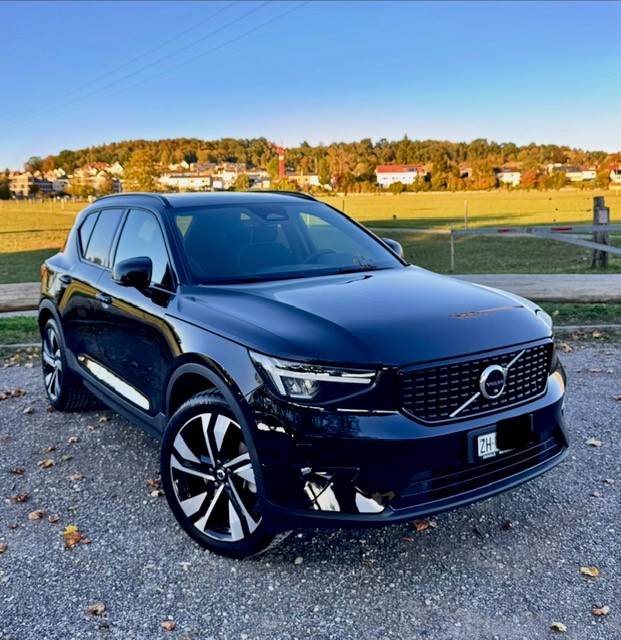 VOLVO 2.0 B4 MH Ultimate Dark AWD-image-0
