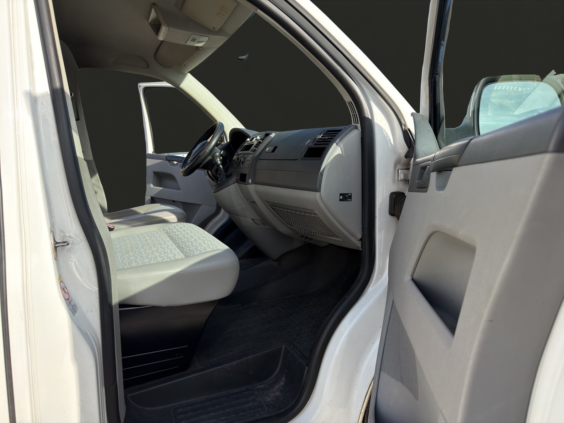 VW T5 2.0 TDI-image-8