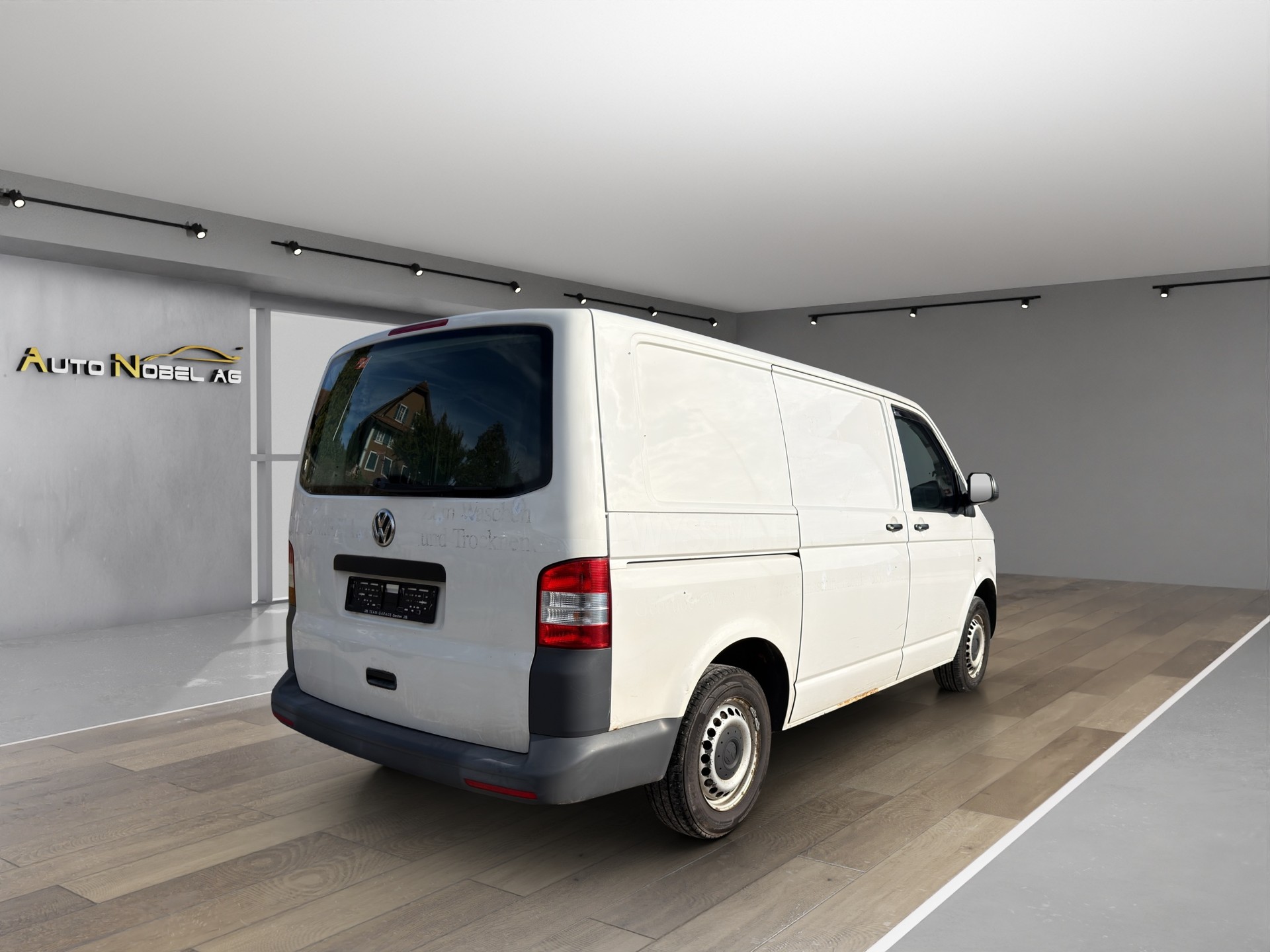 VW T5 2.0 TDI-image-1