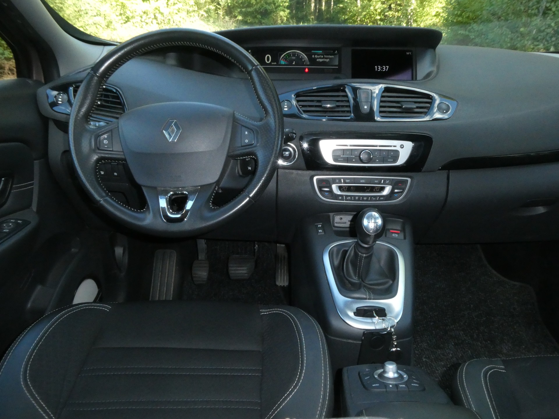 RENAULT Scénic 1.2 16V Turbo Limited-image-11