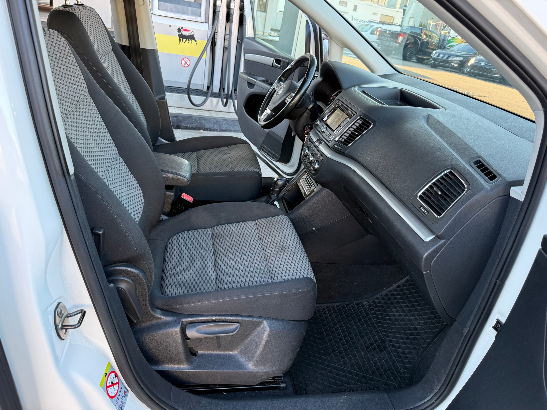 VW Sharan 2.0 TDI BMT Comfortline DSG-image-9