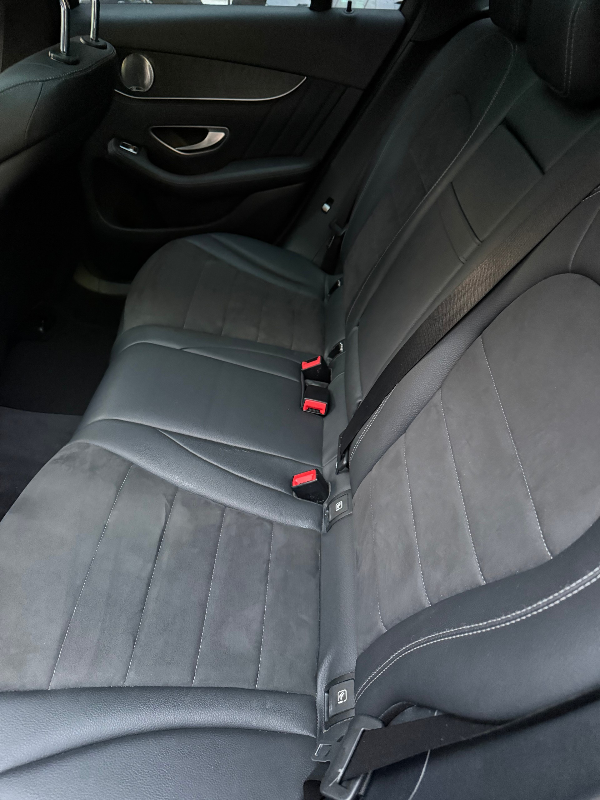 MERCEDES-BENZ GLC 250 d AMG Line 4Matic 9G-Tronic-image-5