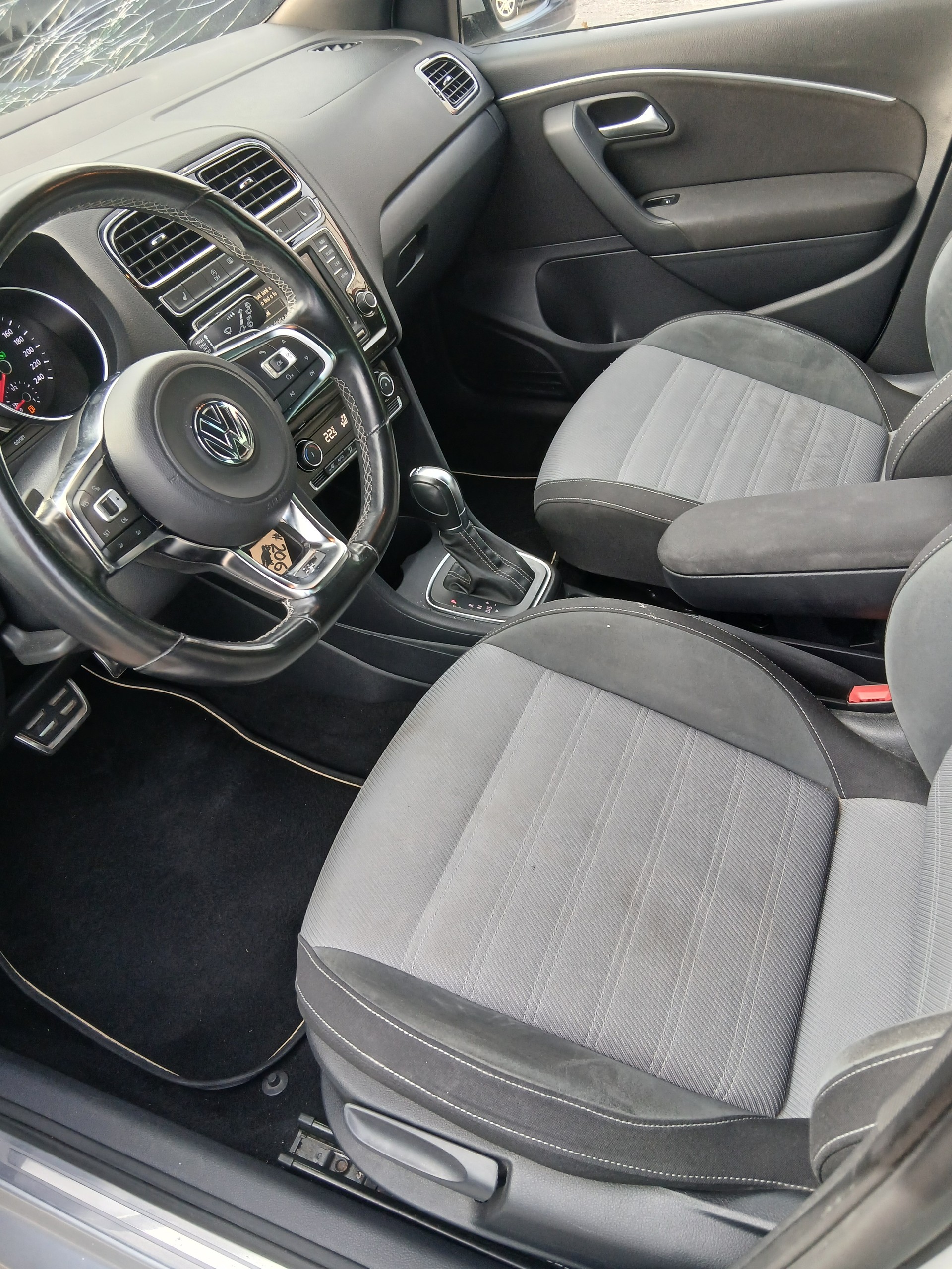 VW Polo 1.0 TSI BMT Highline DSG-image-11