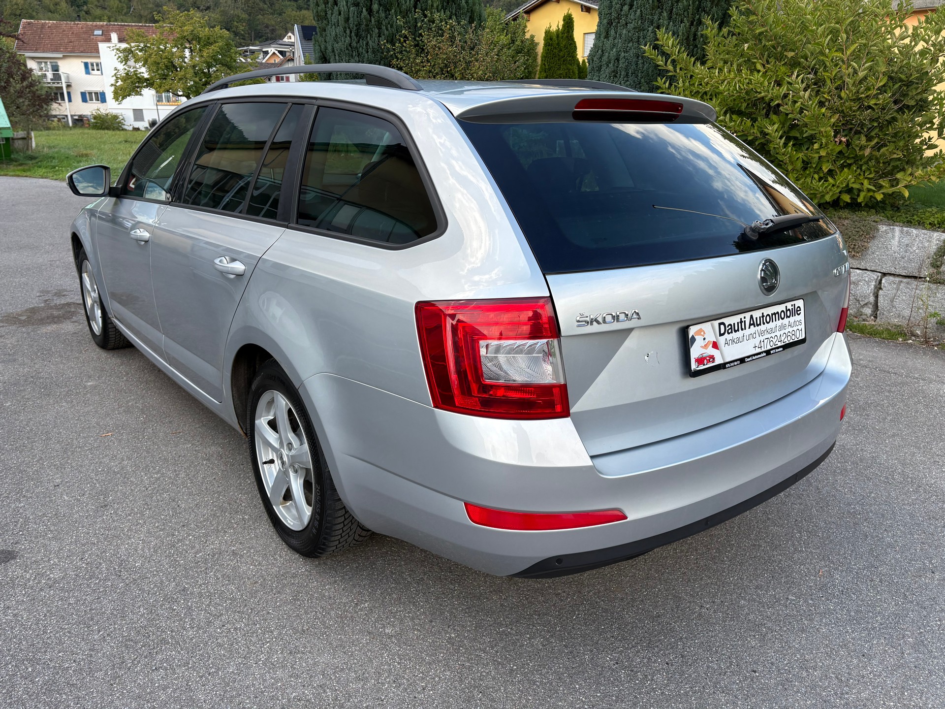 SKODA Octavia Combi 2.0 TDI Ambition 4x4-image-5