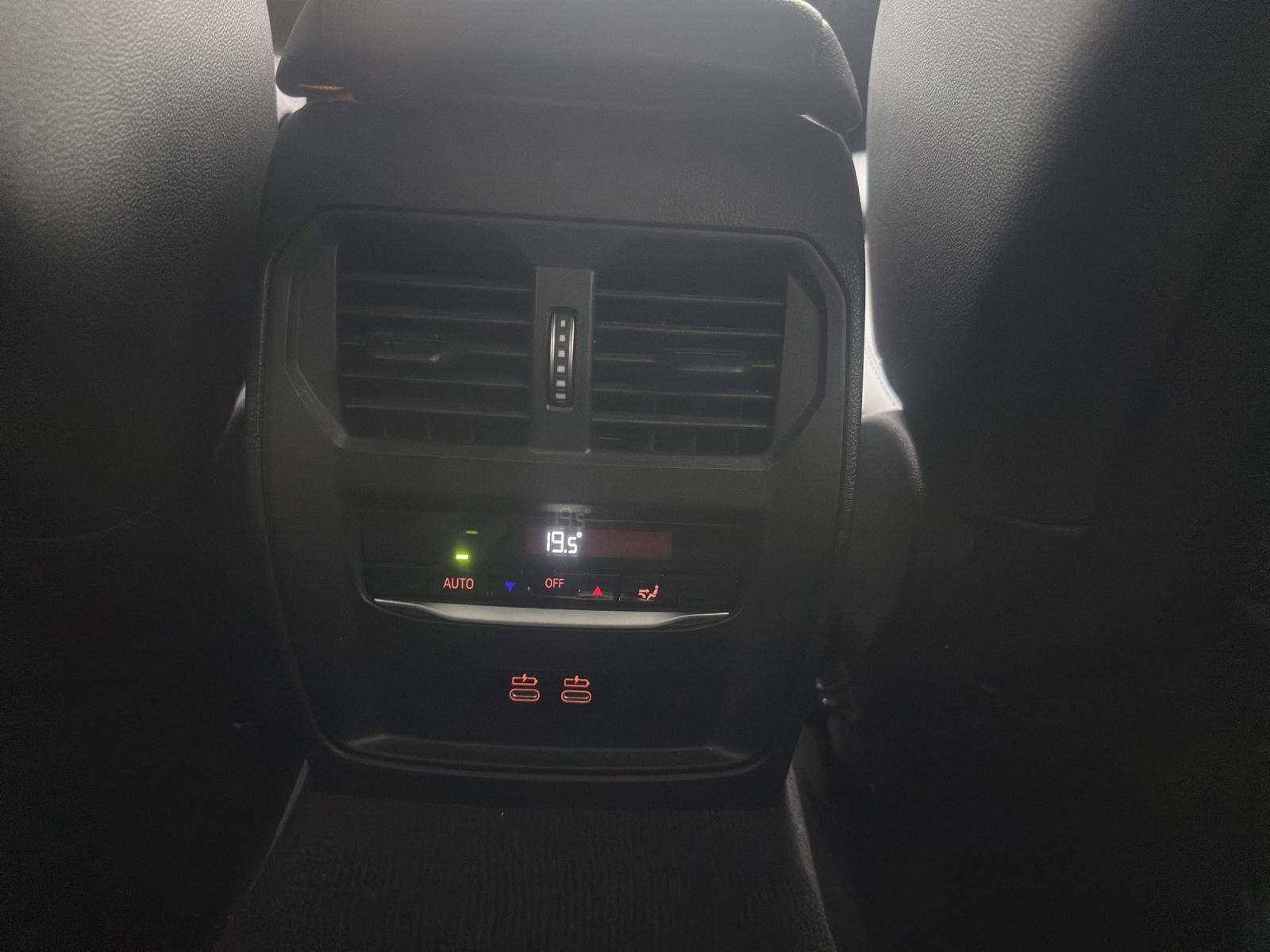 BMW M340i xDrive Touring-image-21