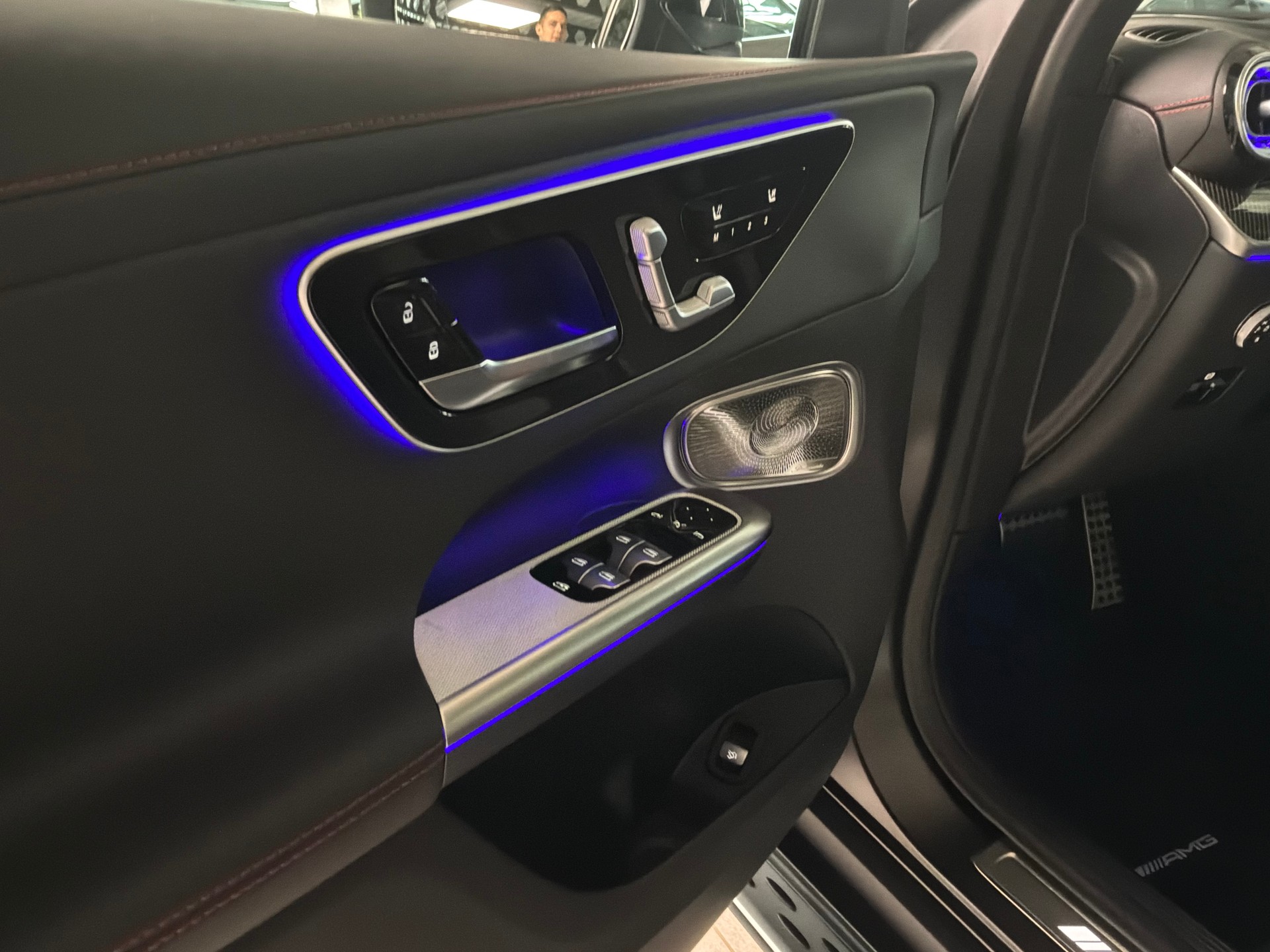 MERCEDES-BENZ GLC 53 AMG 4Matic+ 9G-Tronic-image-12