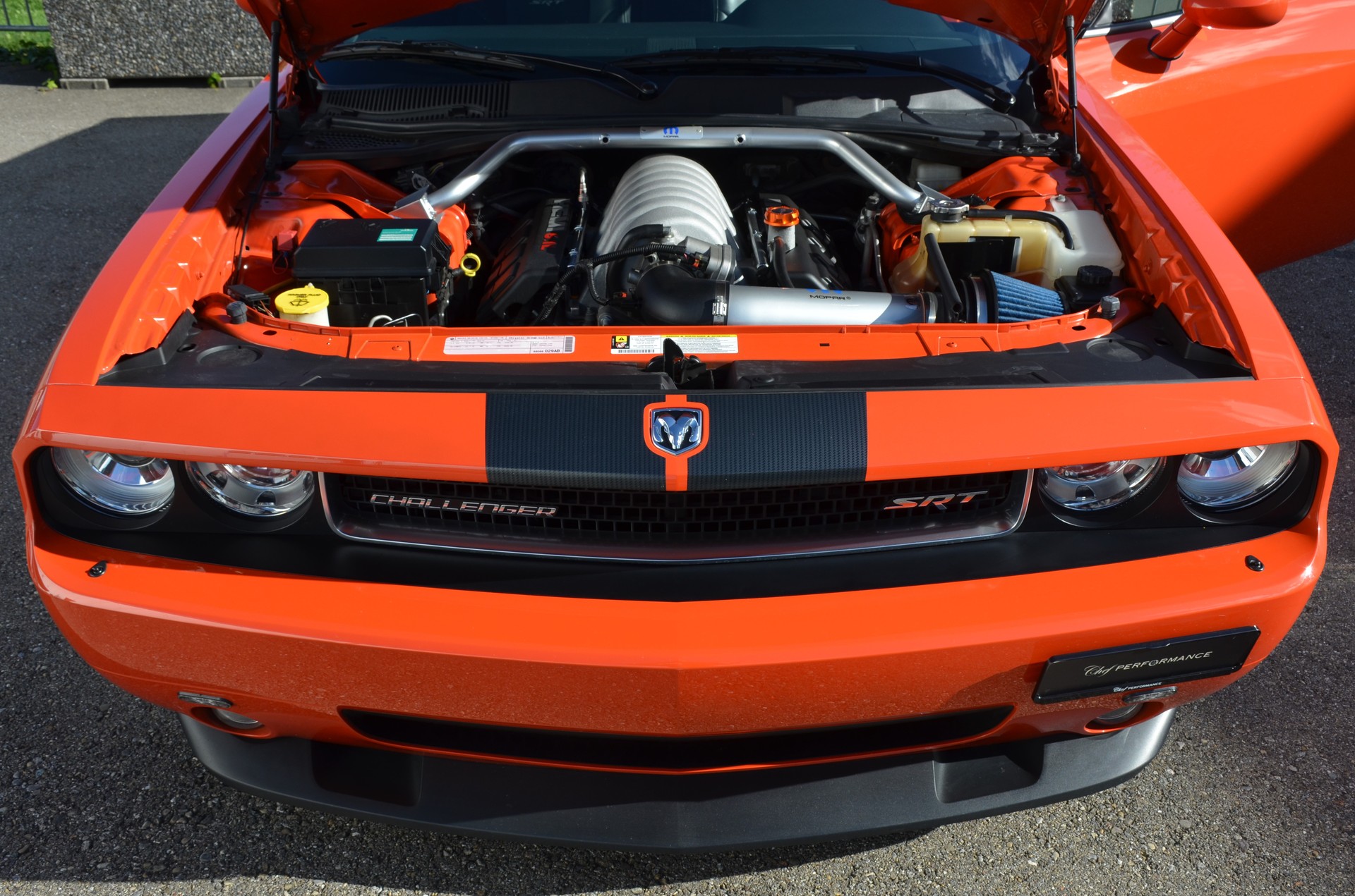 DODGE SRT 8-image-18