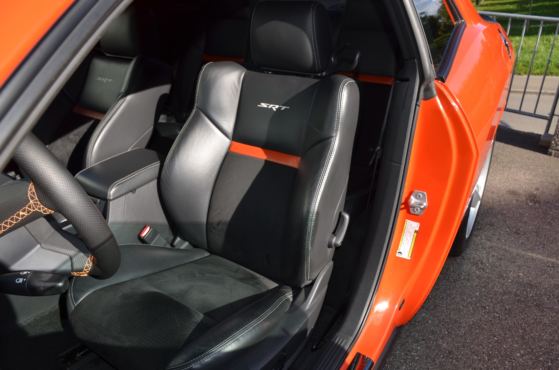 DODGE SRT 8-image-26