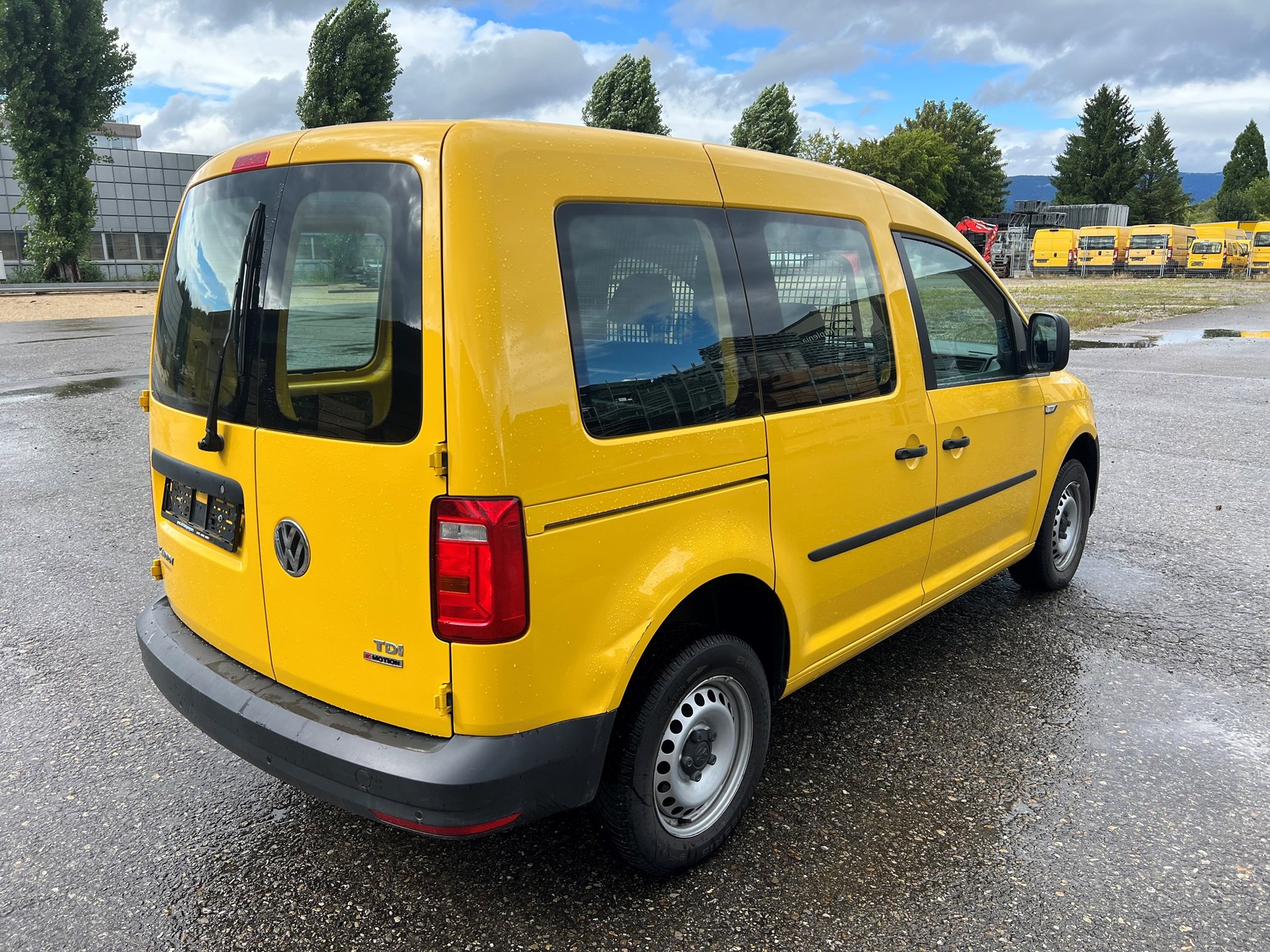 VW CADDY 4 2.0D 4 MOTION-image-2