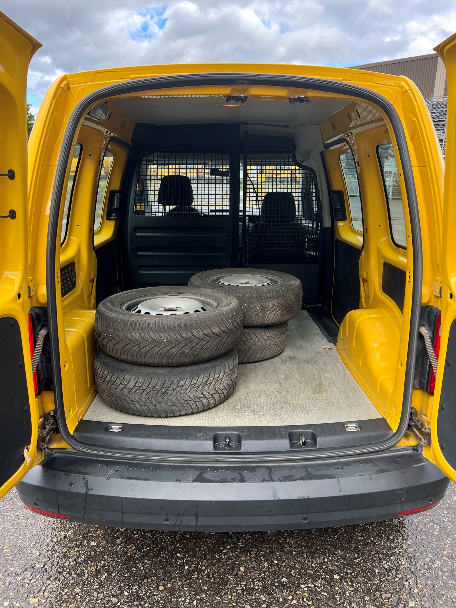VW CADDY 4 2.0D 4 MOTION-image-7