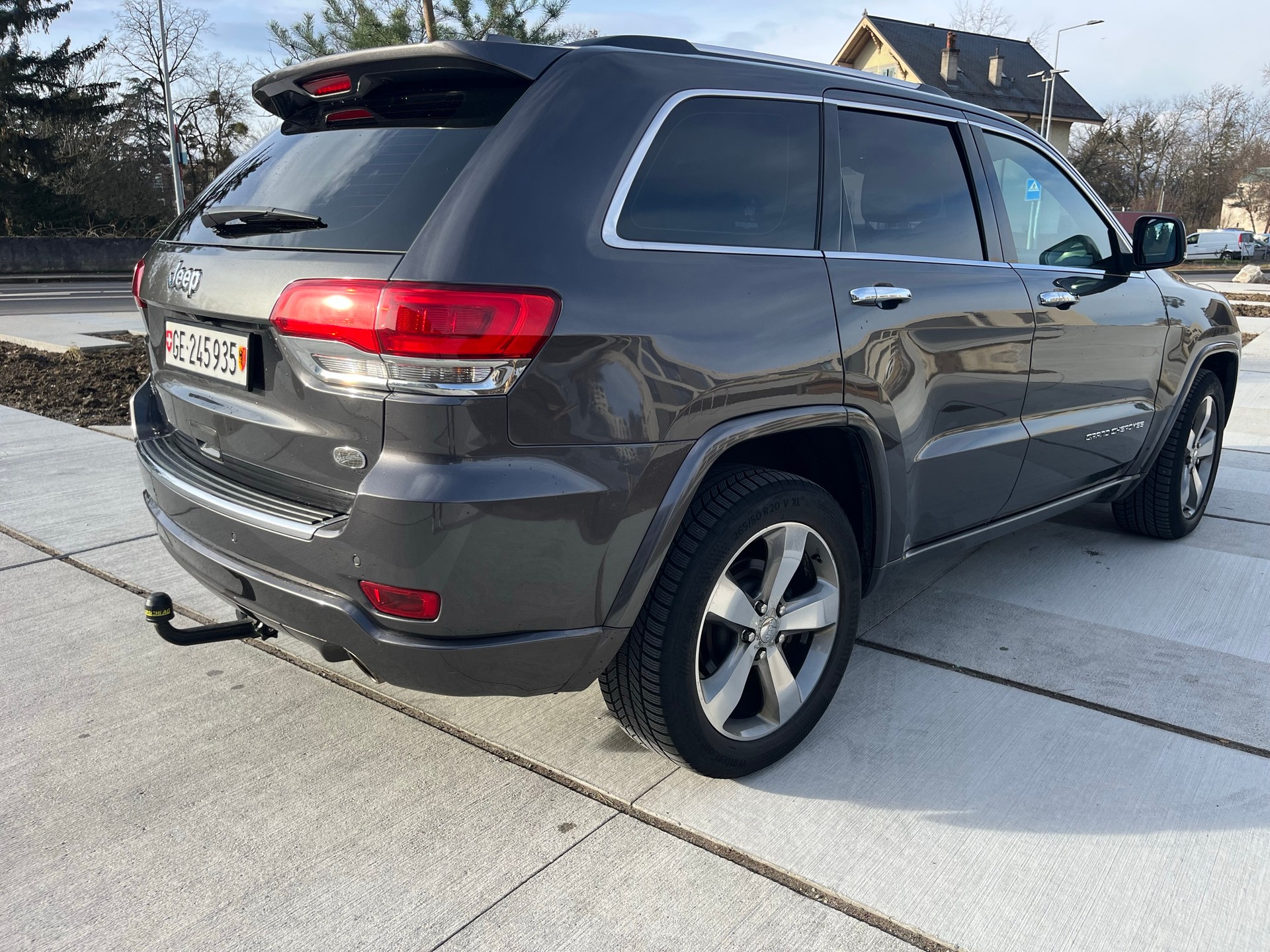 JEEP Grand Cherokee 3.6 V6 Overland Automatic-image-2