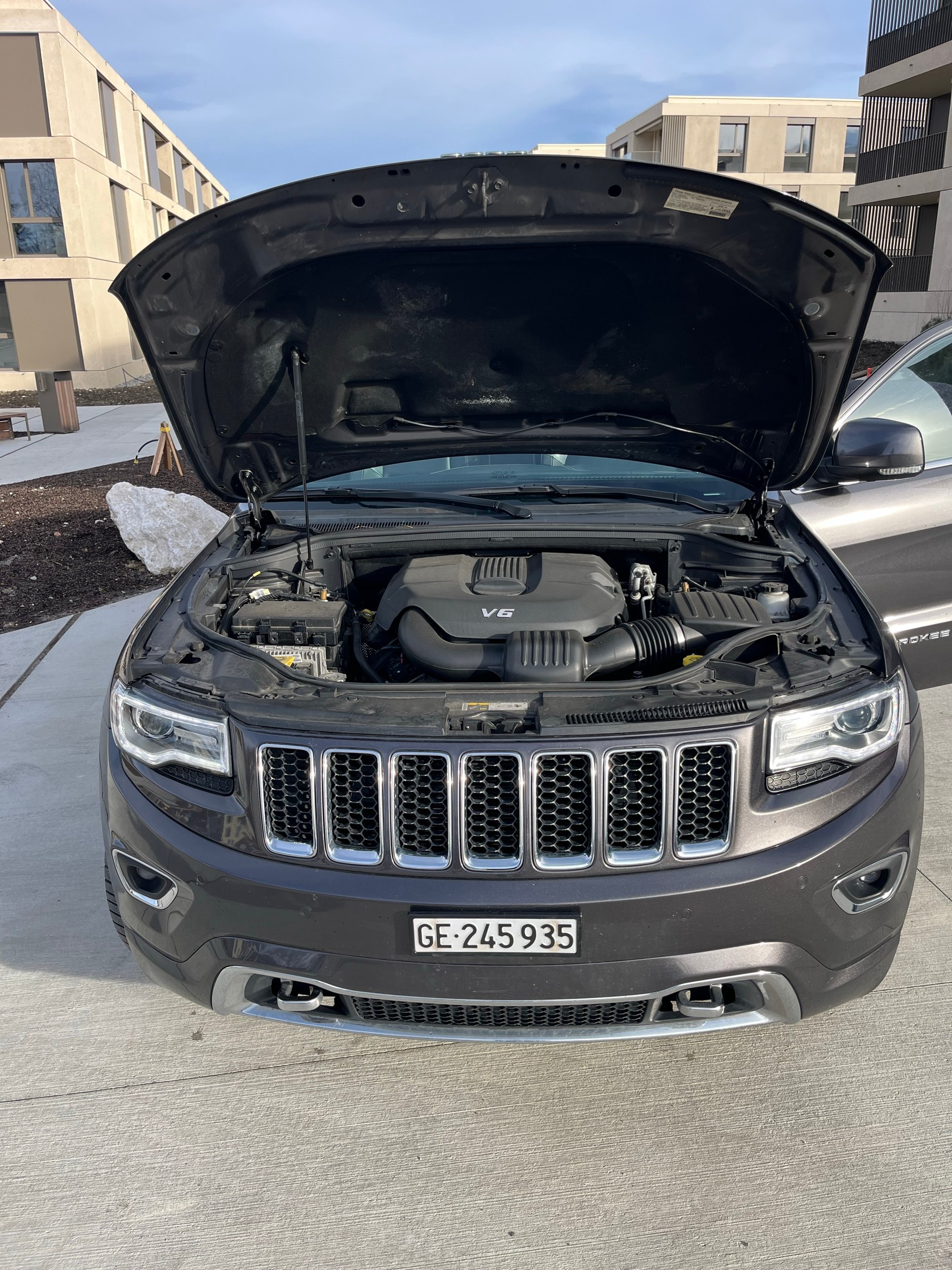 JEEP Grand Cherokee 3.6 V6 Overland Automatic-image-4