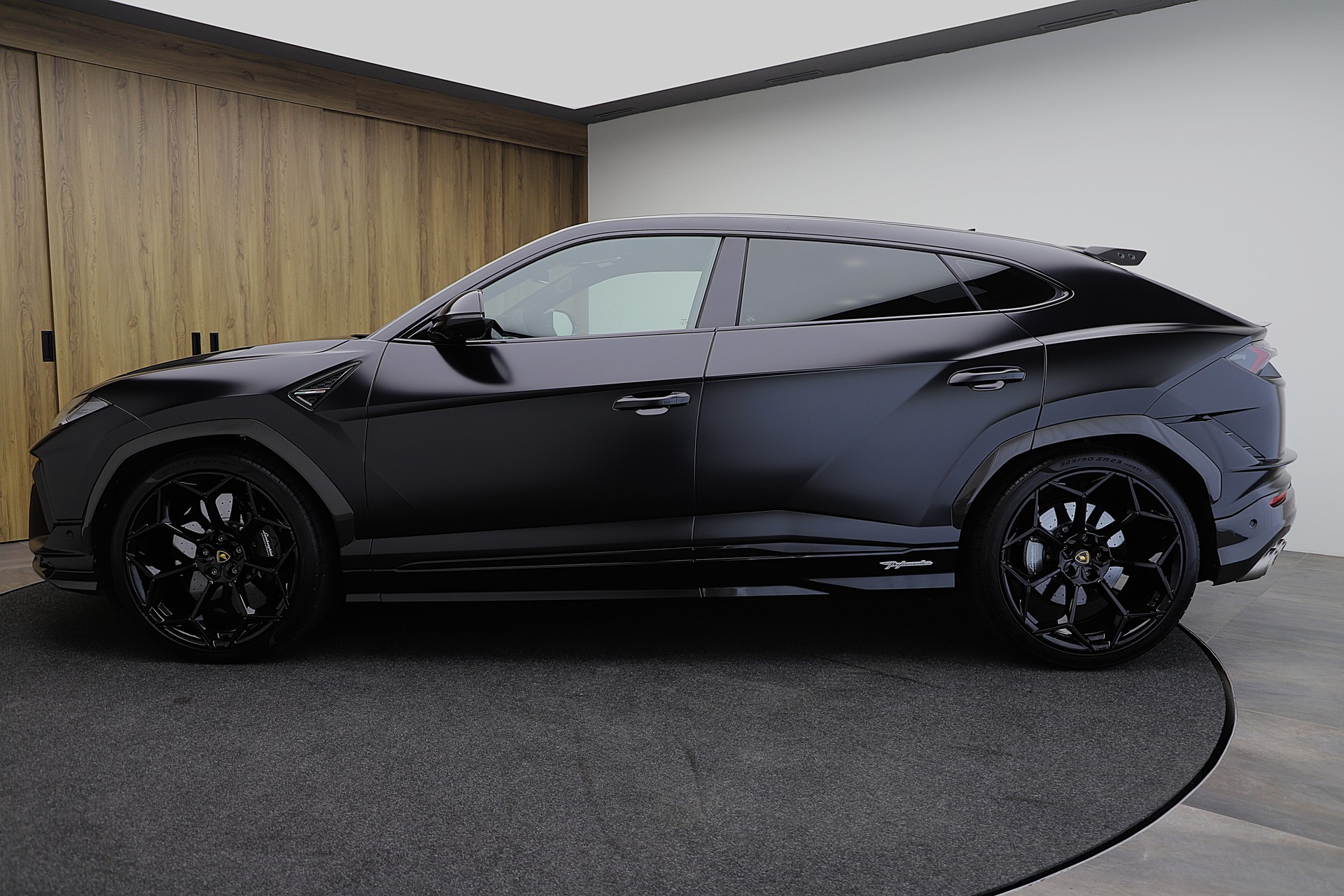 LAMBORGHINI Urus E-Gear Performante-image-2