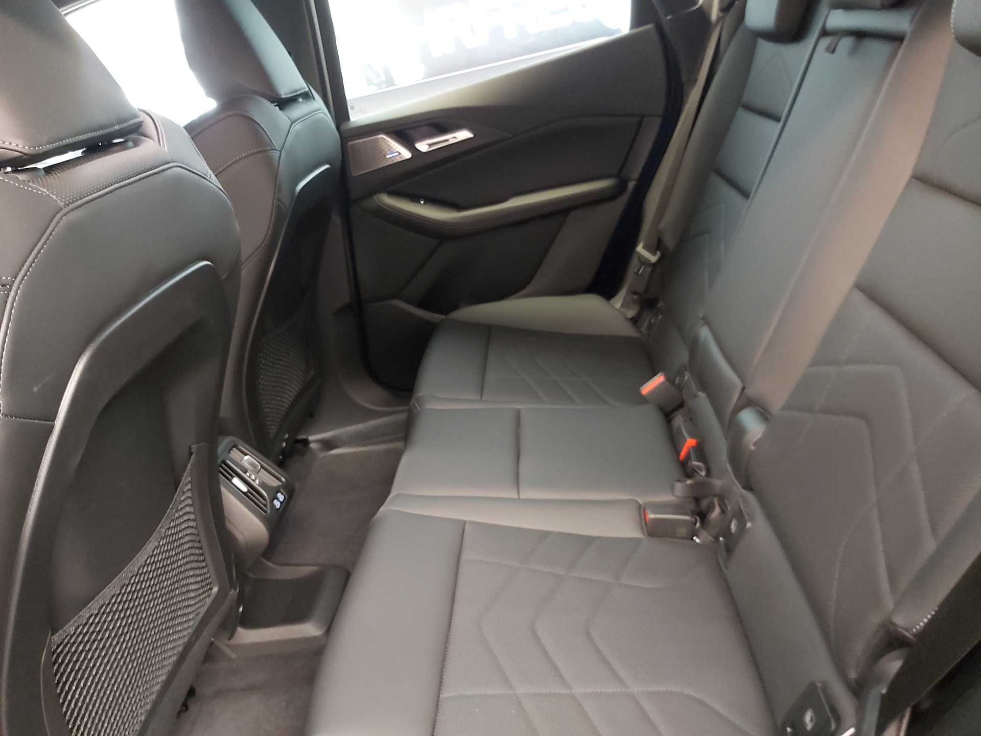 BMW 230e xDr. Act. T. M Sport-image-17