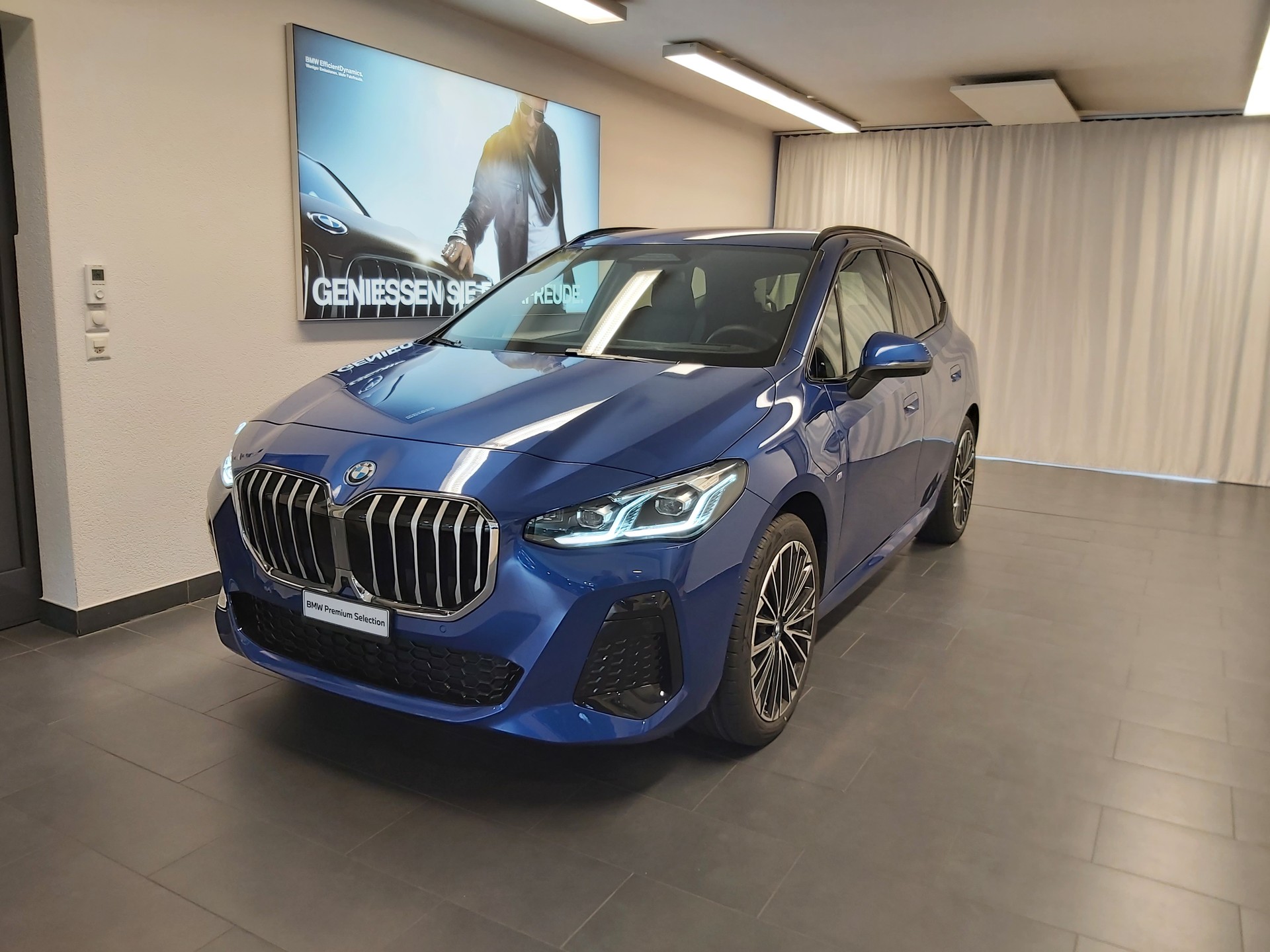 BMW 230e xDr. Act. T. M Sport-image-0