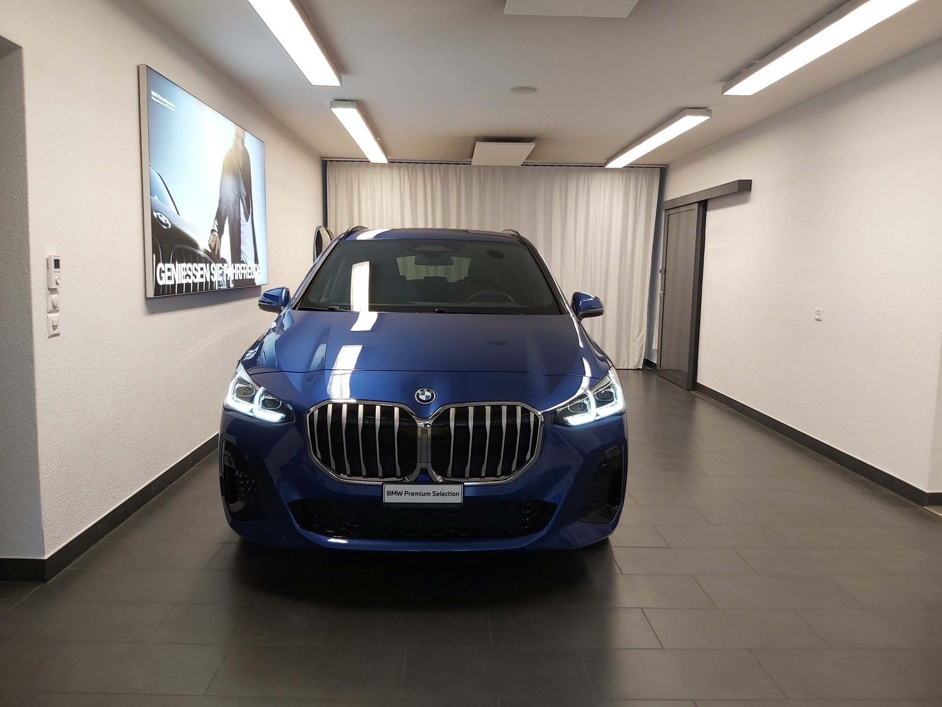 BMW 230e xDr. Act. T. M Sport-image-1