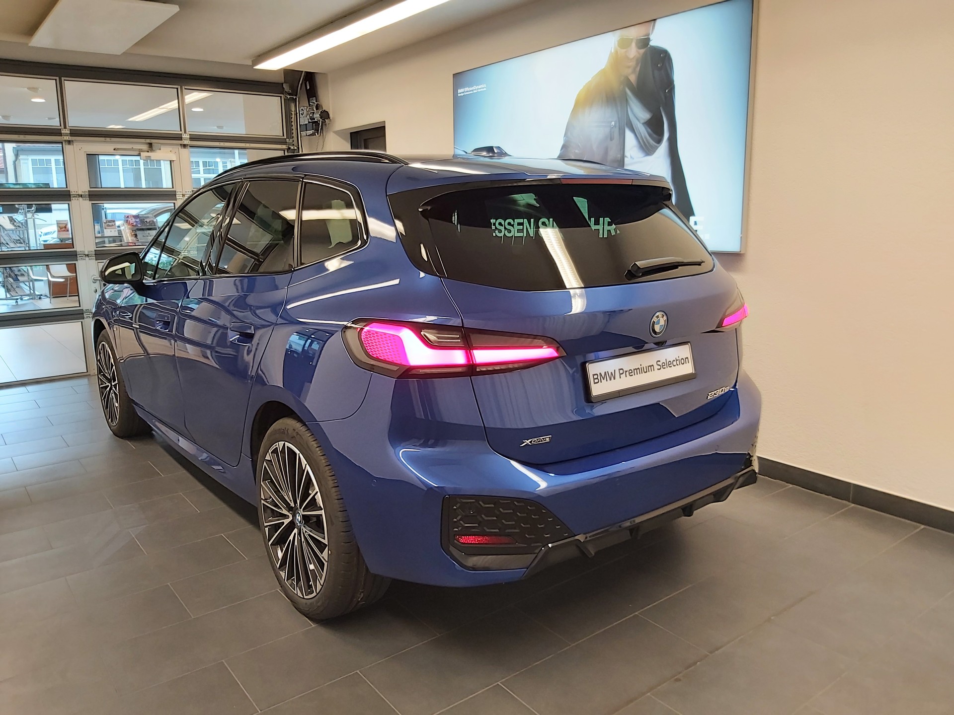 BMW 230e xDr. Act. T. M Sport-image-4