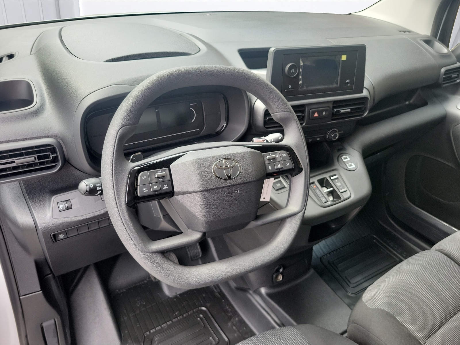 TOYOTA PROACE CITY Van L2 1.5 D Active-image-13