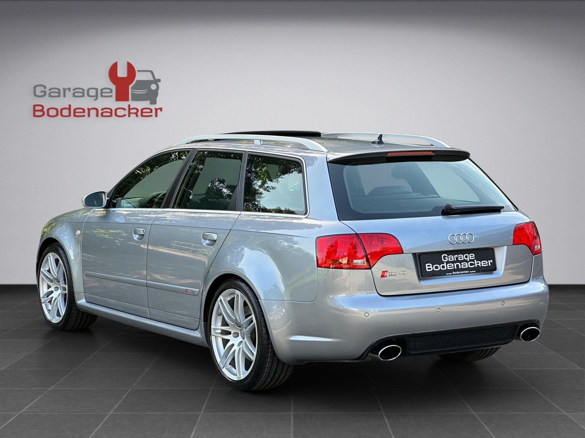 AUDI RS4 Avant 4.2 V8 B7 quattro-image-2