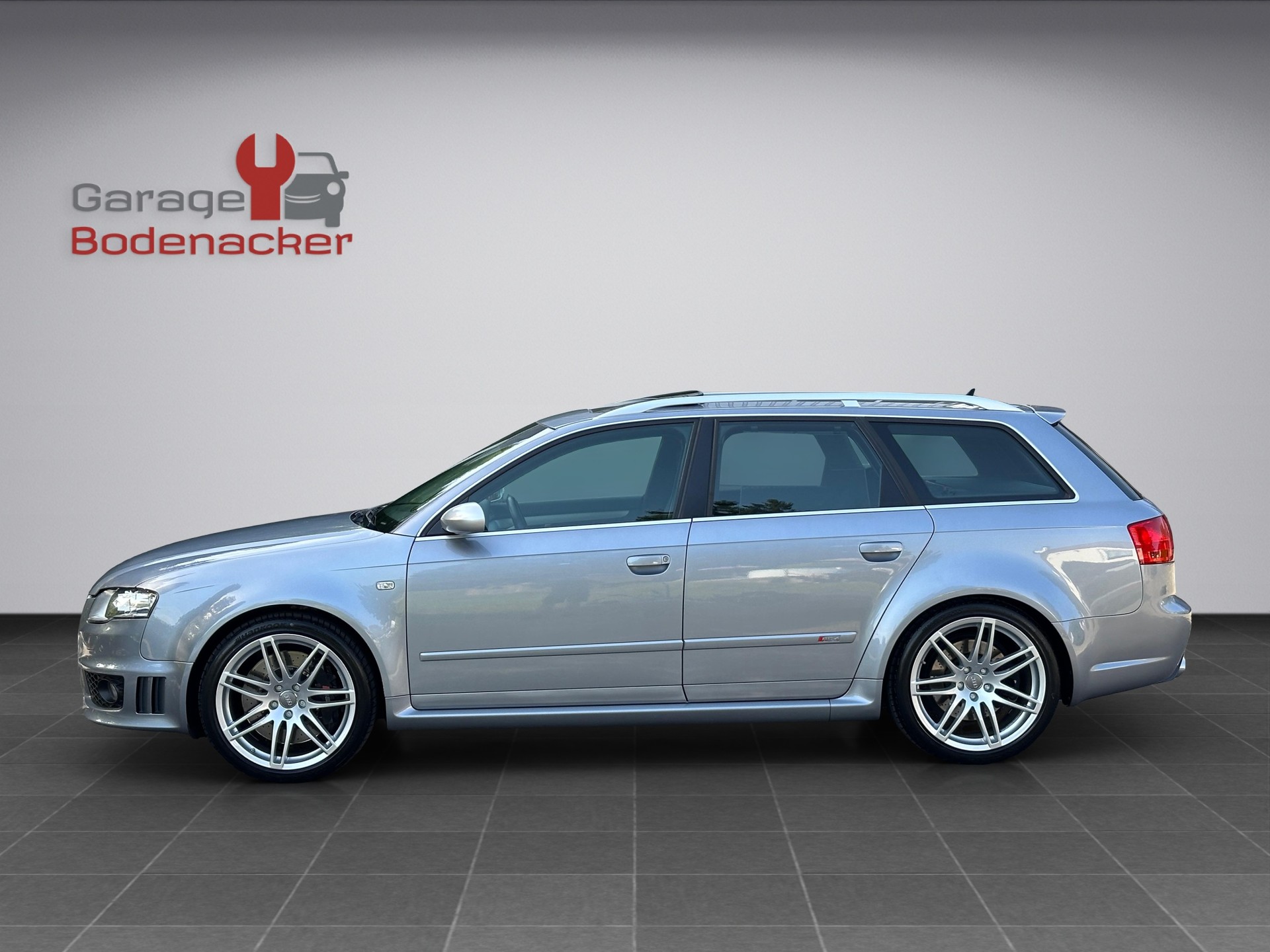 AUDI RS4 Avant 4.2 V8 B7 quattro-image-1