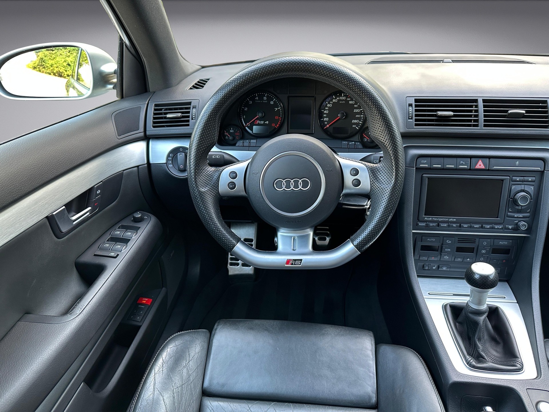 AUDI RS4 Avant 4.2 V8 B7 quattro-image-6