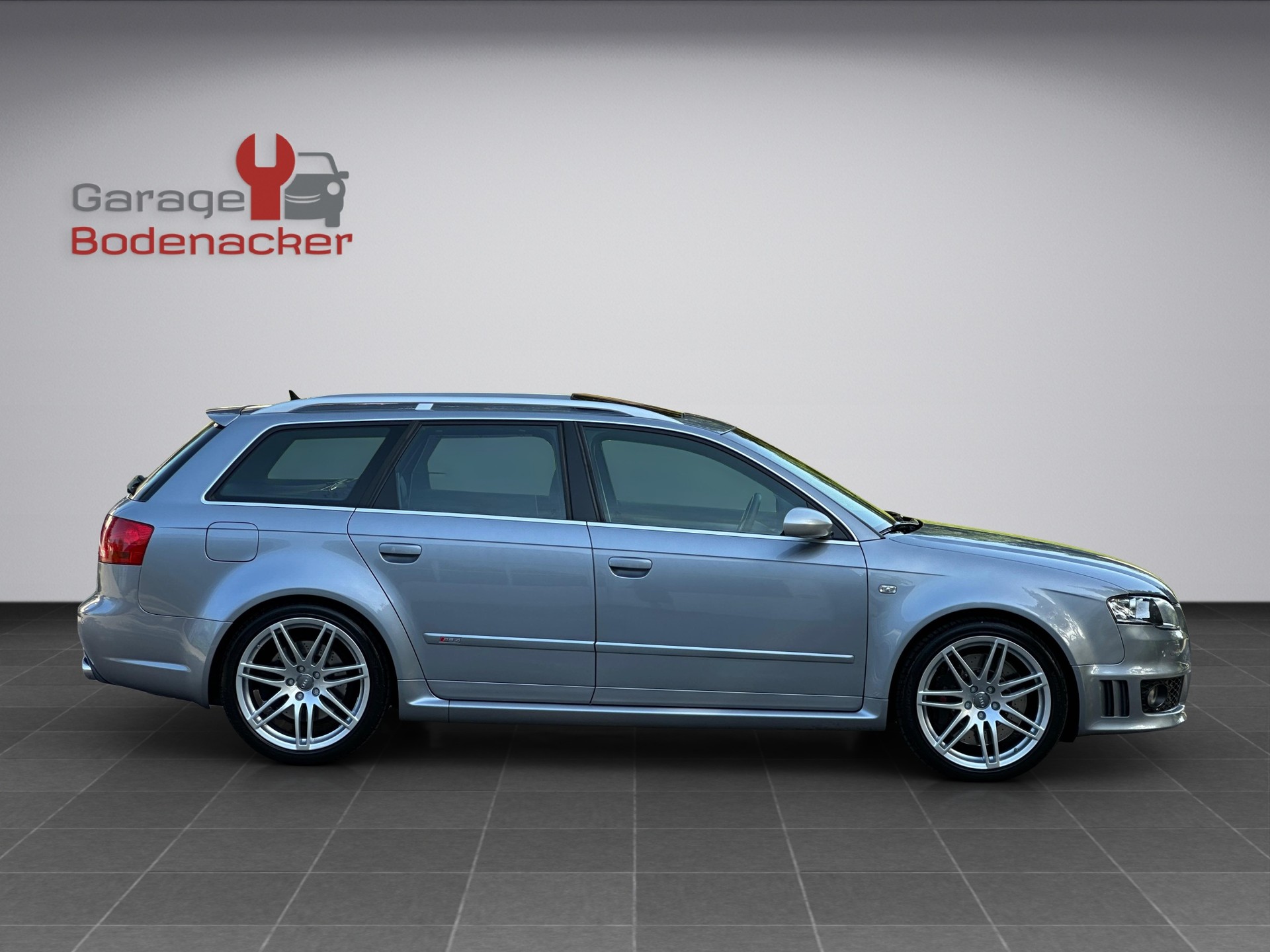 AUDI RS4 Avant 4.2 V8 B7 quattro-image-4