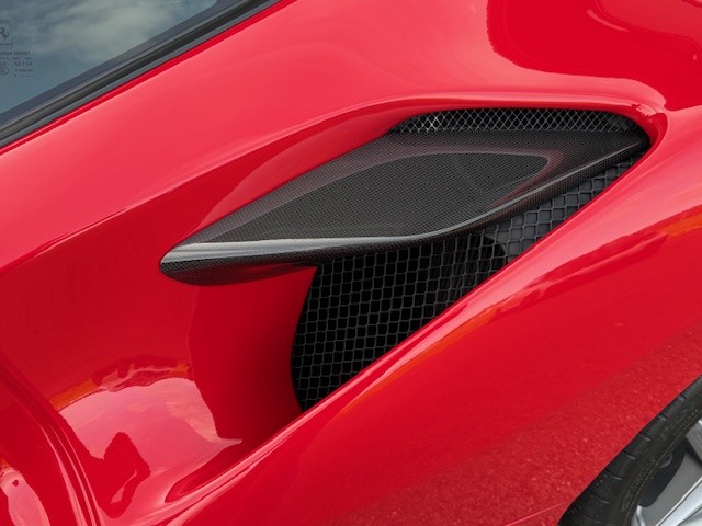 FERRARI F8 Tributo-image-10