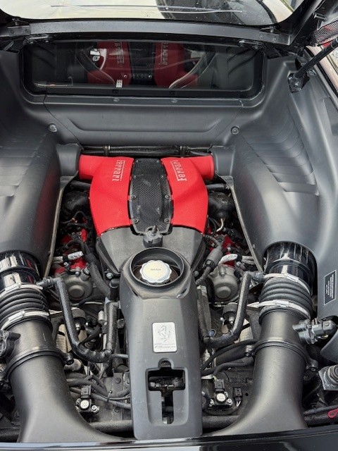 FERRARI F8 Tributo-image-8