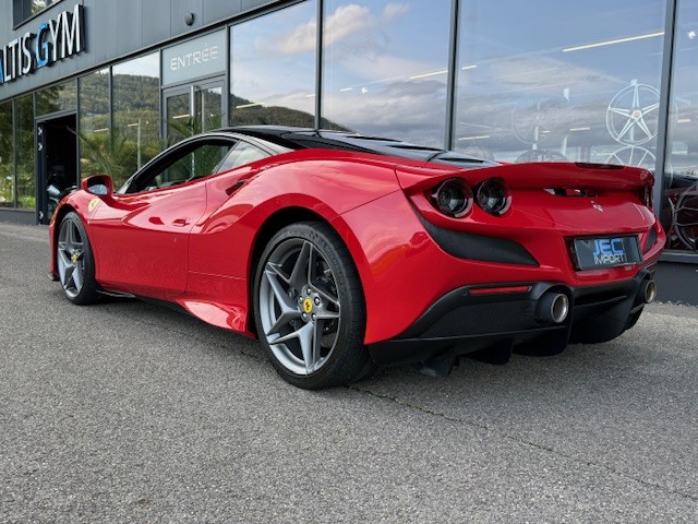 FERRARI F8 Tributo-image-5