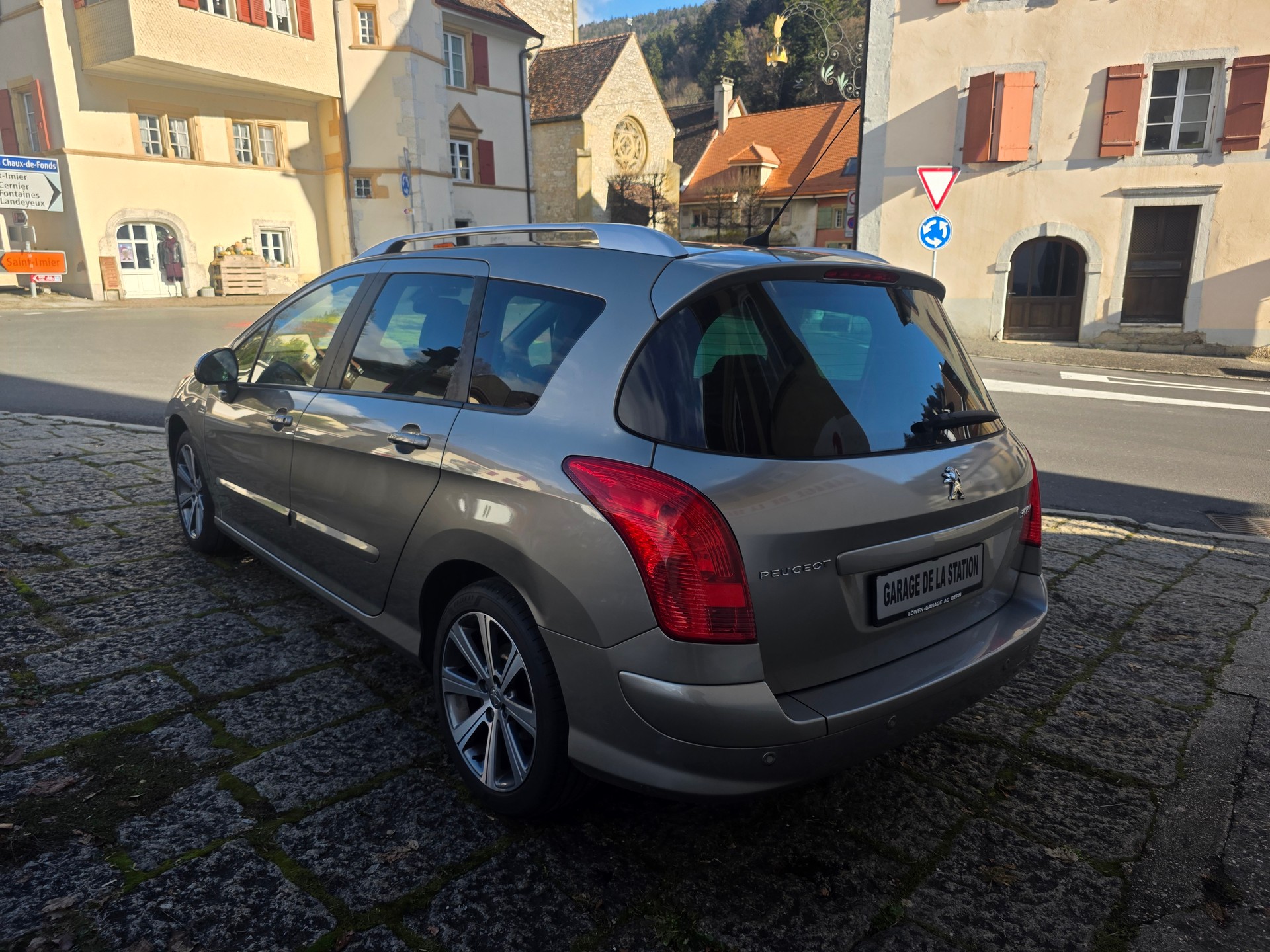 PEUGEOT 308 SW 1.6 16V Turbo Allure-image-5
