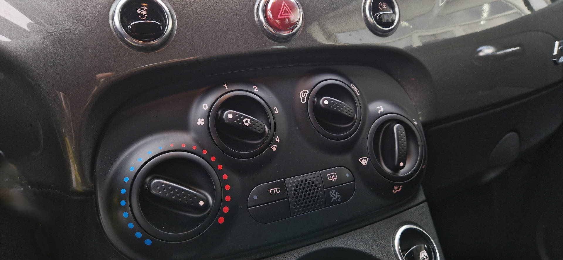 FIAT 595 C Abarth 1.4 T-Jet 145-image-6