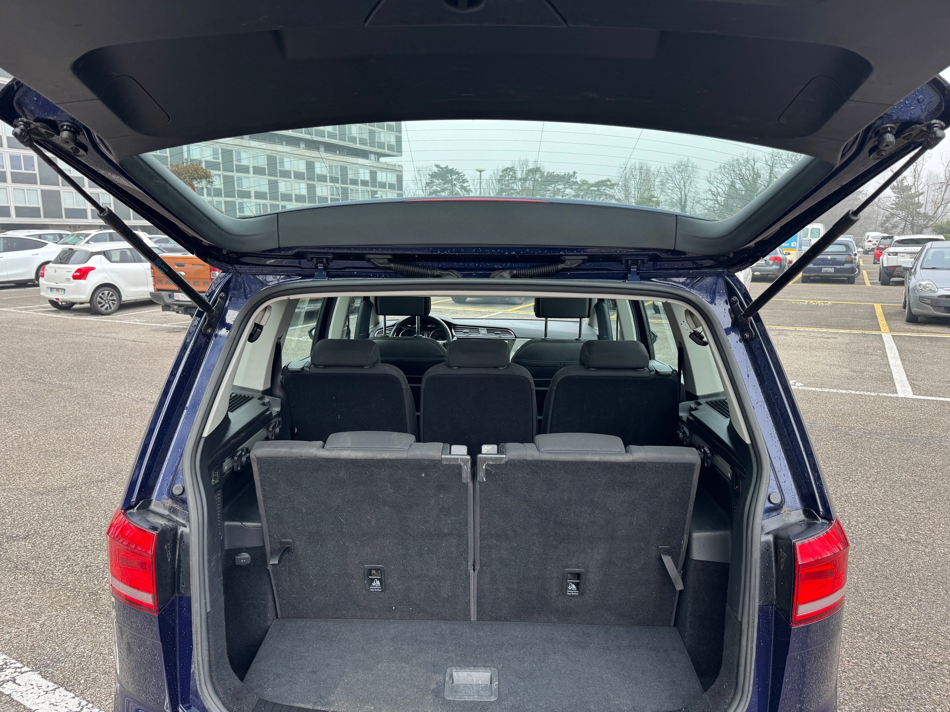 VW Touran 2.0 TDI BlueMotion Technology Comfortline DSG-image-10