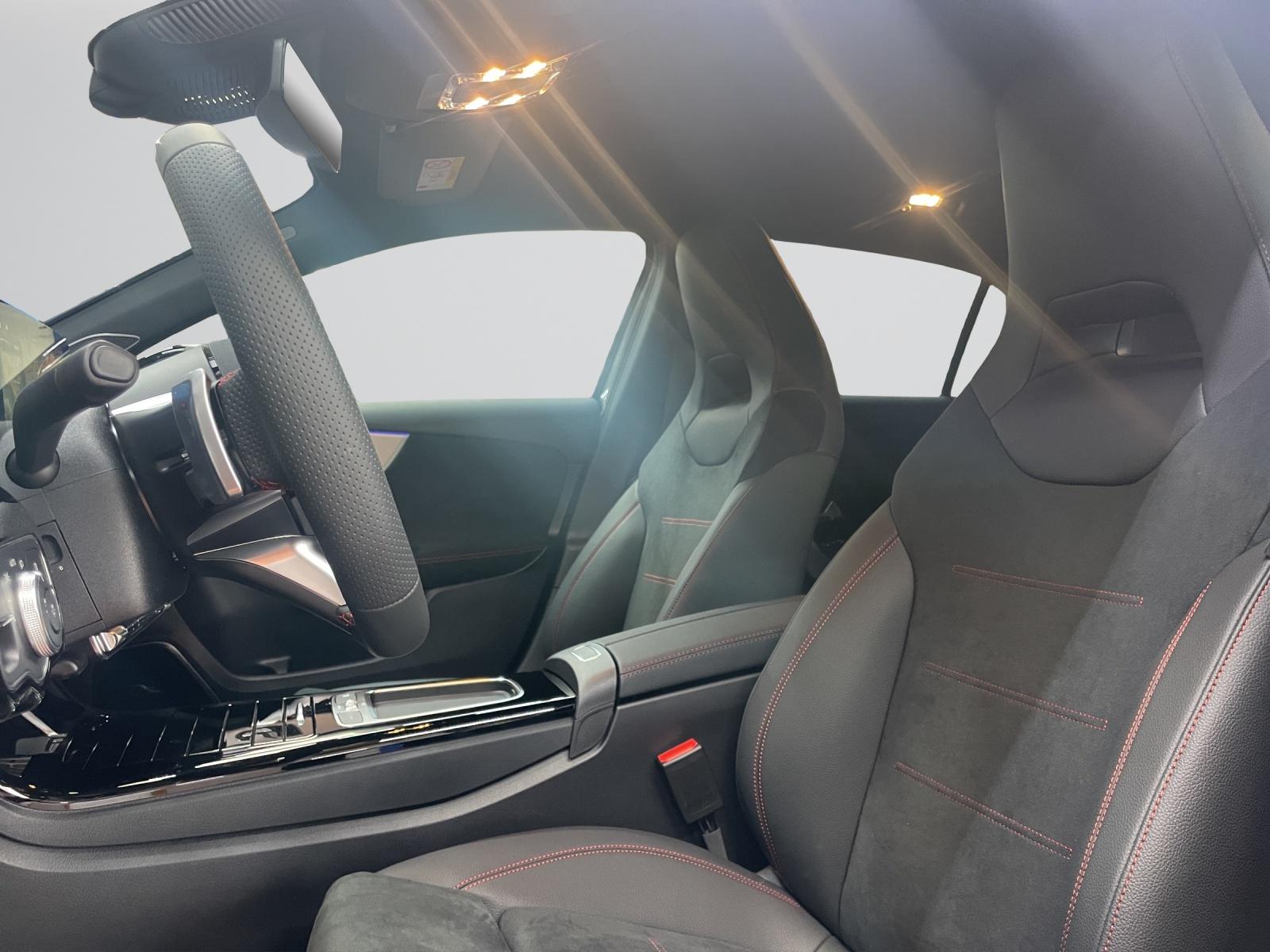 MERCEDES-BENZ A 250 e EQ Star AMG Line-image-3